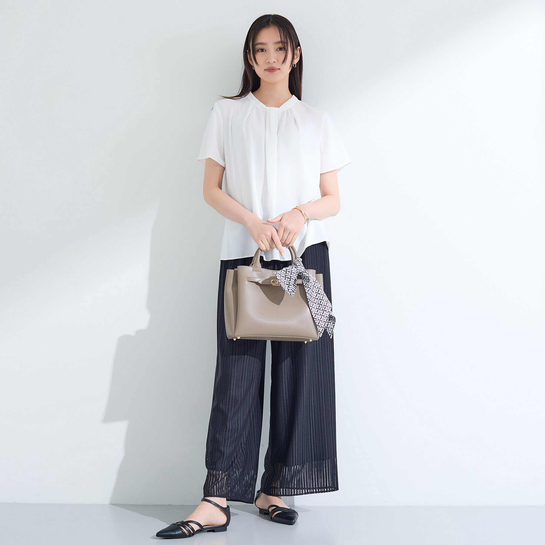 INDIVI「【UVケア】モノグラム ボウタイデザインブラウス」|シャツ・ブラウス|