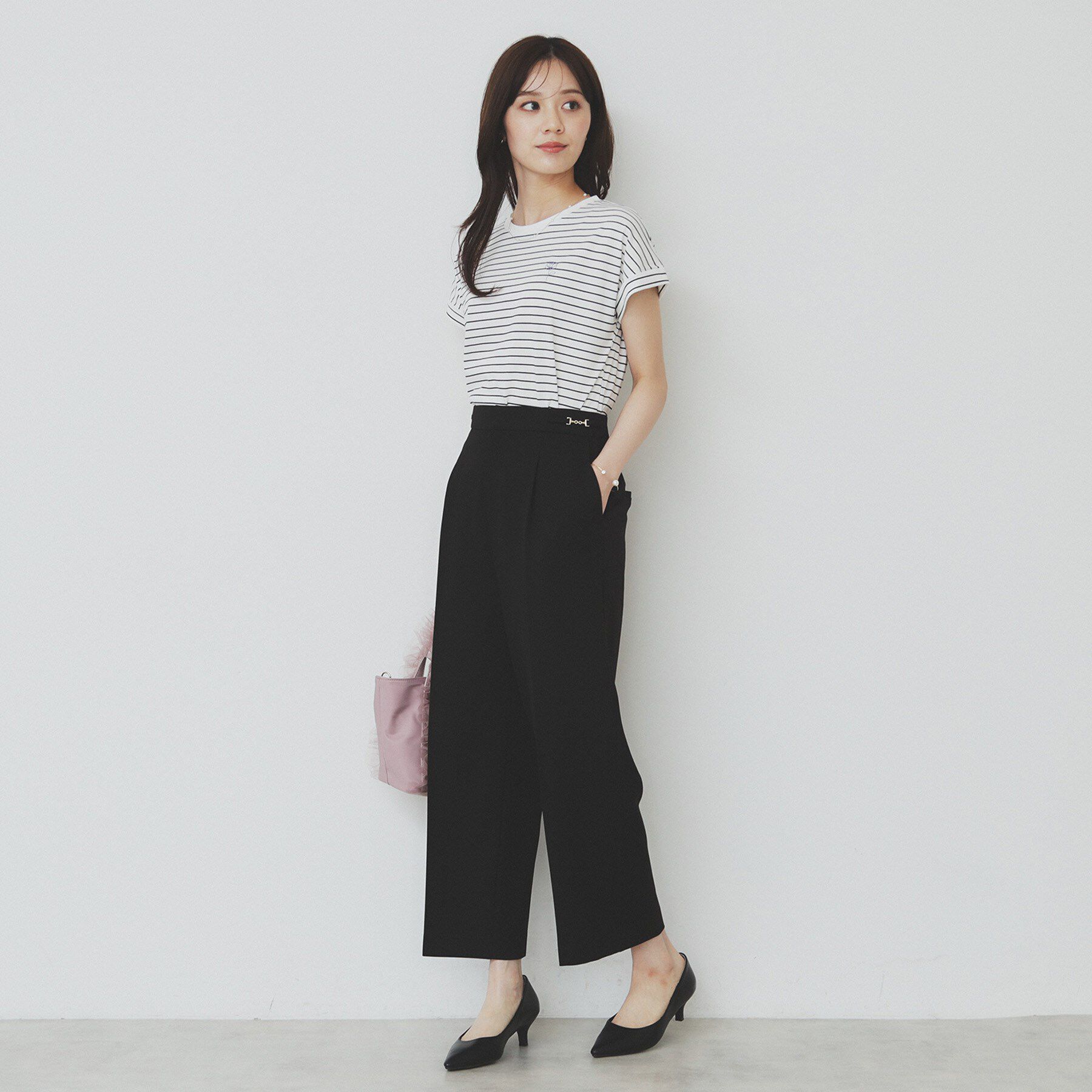 index「《6色展開/S-3Lサイズ》フラワー刺繍Tシャツ【汗ジミ防止/吸水速乾/接触冷感/UVケア/洗濯機洗」|Tシャツ・カットソー|