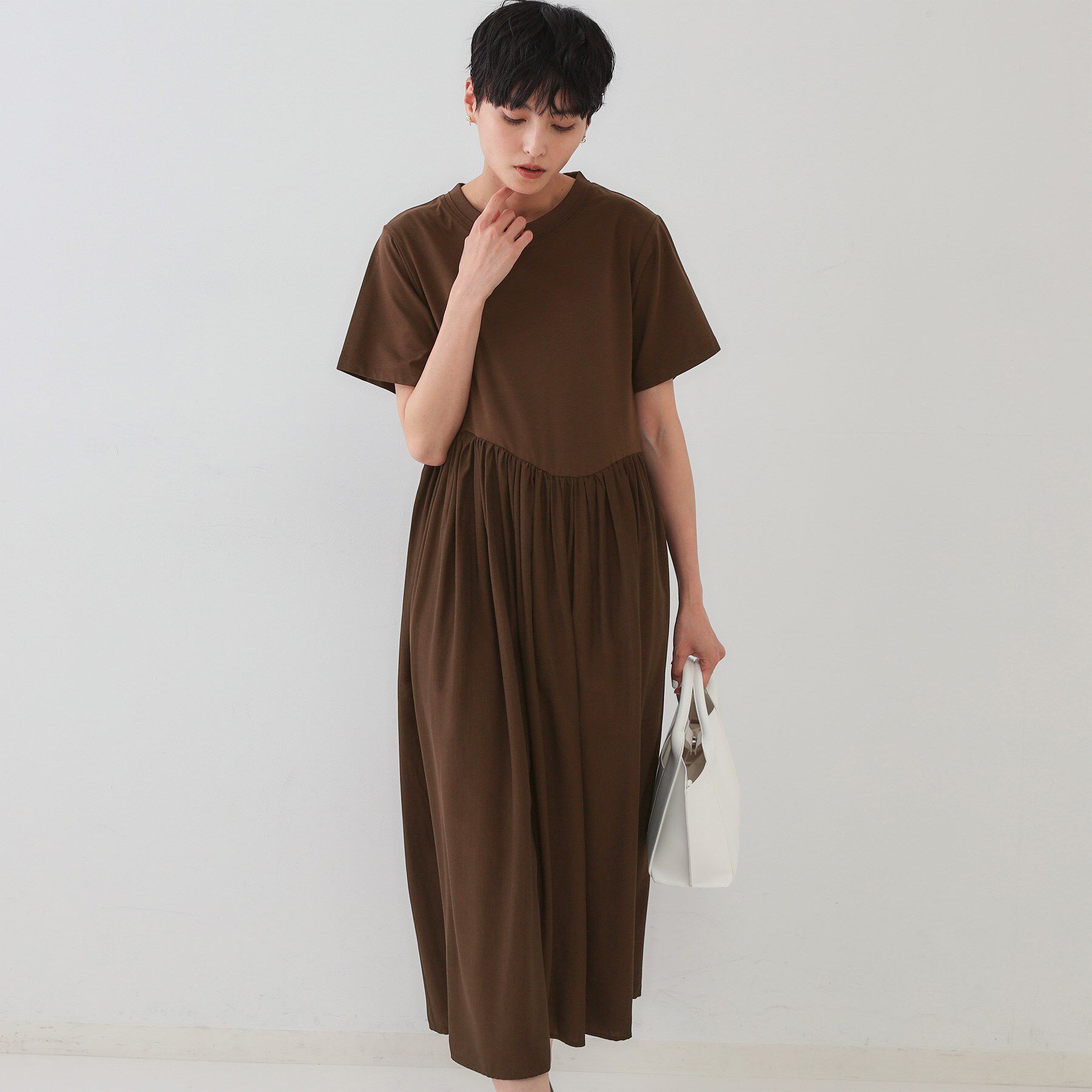 OPAQUE.CLIP「アシメドッキングフレアワンピース【洗濯機洗い可】」|ワンピース|ブラウン(044)