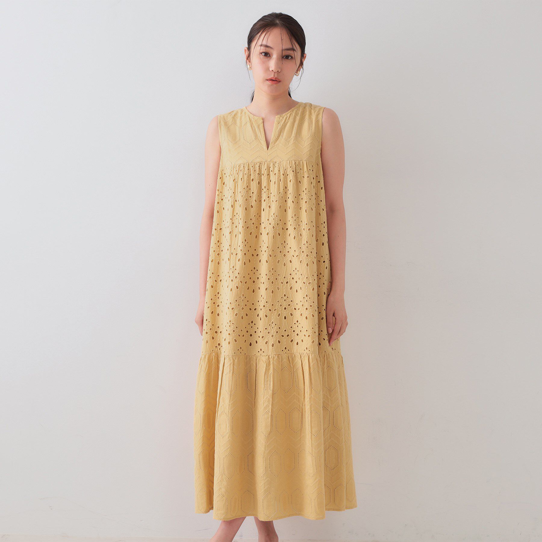 OPAQUE.CLIP「インドコットンアイレット刺繍ティアードワンピース【洗える】」|ワンピース|