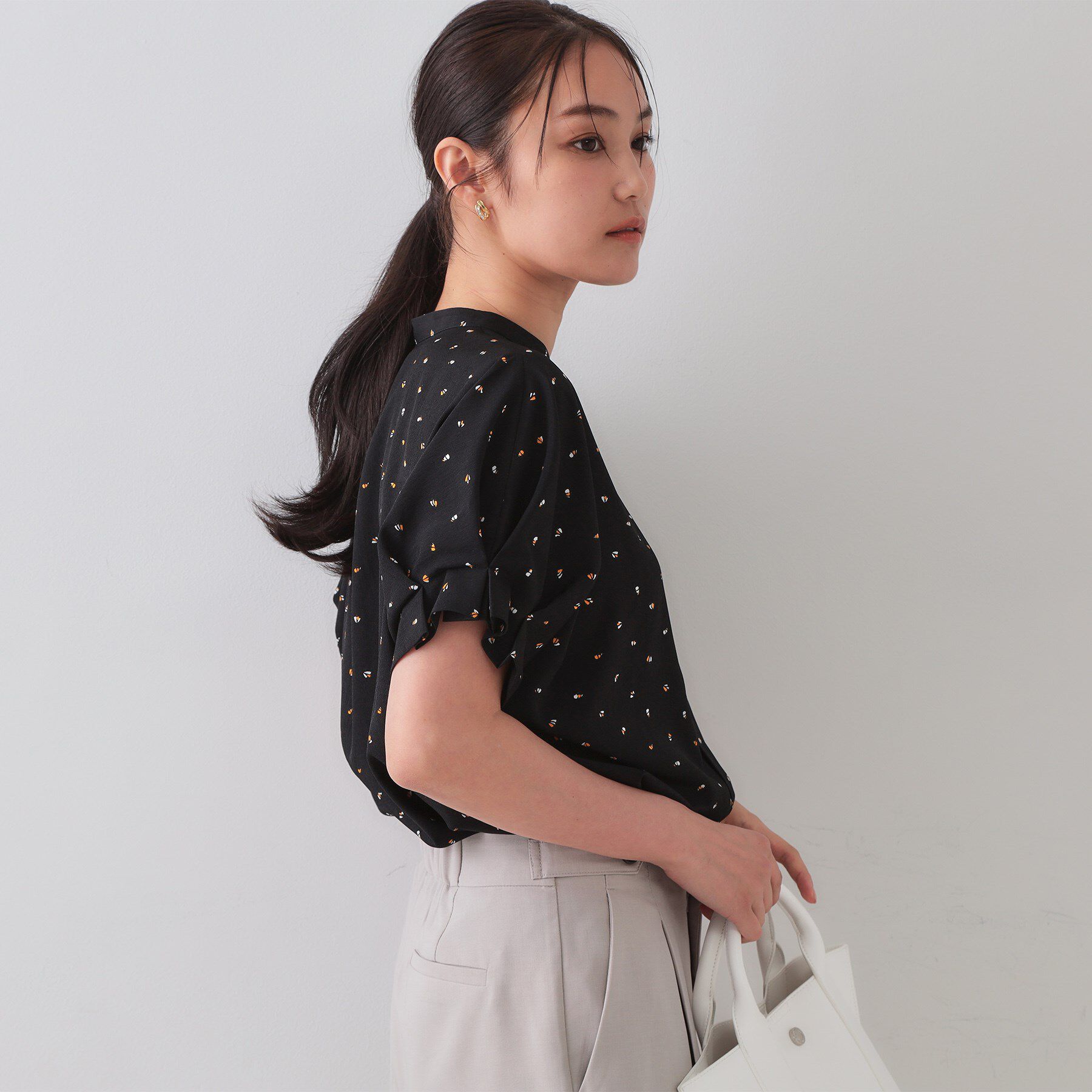 OPAQUE.CLIP「幾何柄アソート タックドルマンスリーブブラウス【洗濯機洗い可】」|シャツ・ブラウス|