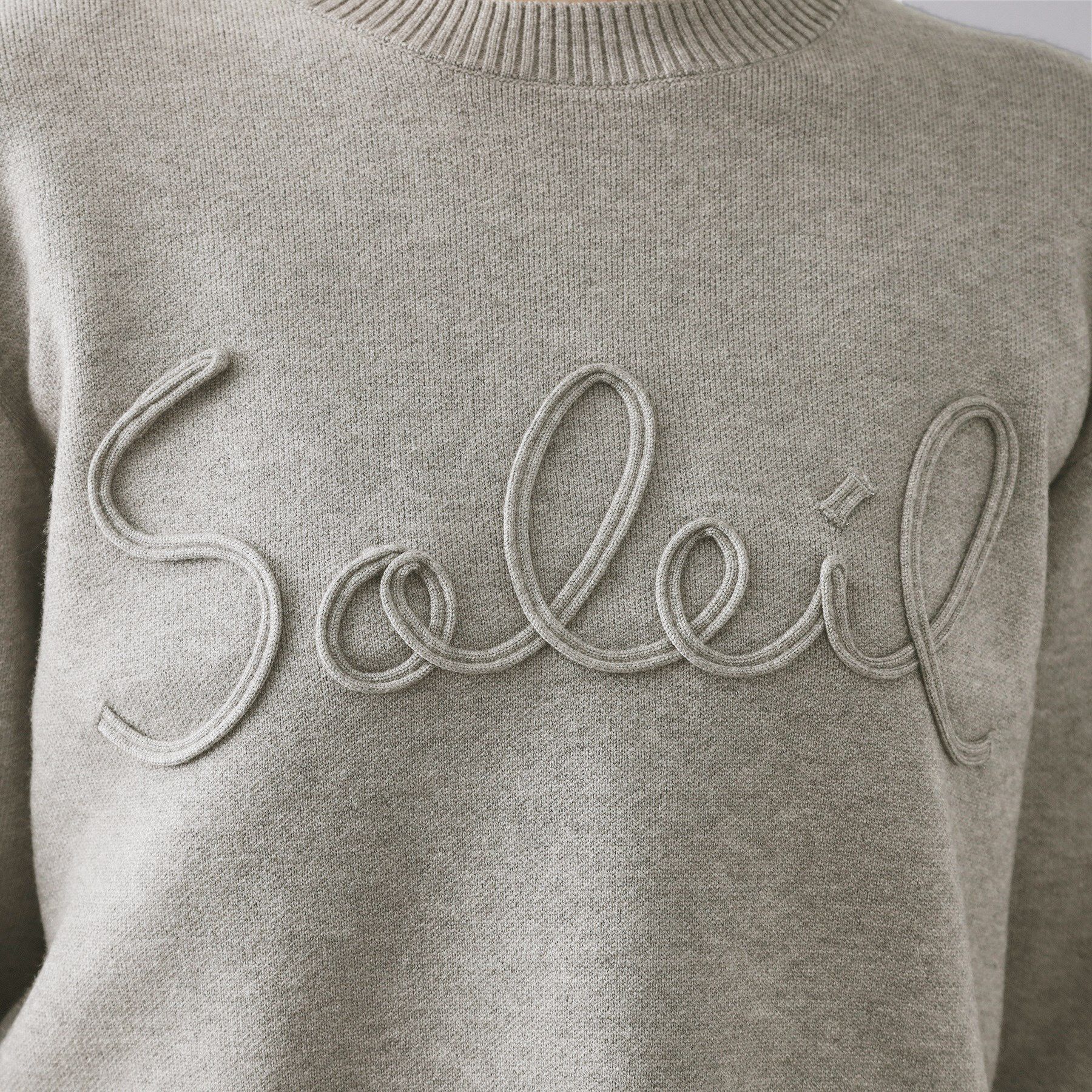 OPAQUE.CLIP「チェーン刺繍ロゴニット【洗濯機OK】」|ニット・セーター|