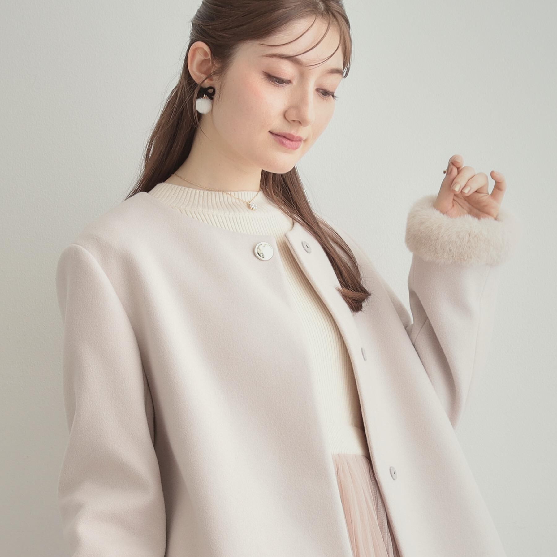 Couture broach「【大人レディ・フェイクファー取り外し可能】ケープ風ショートコート」|ノーカラーコート|