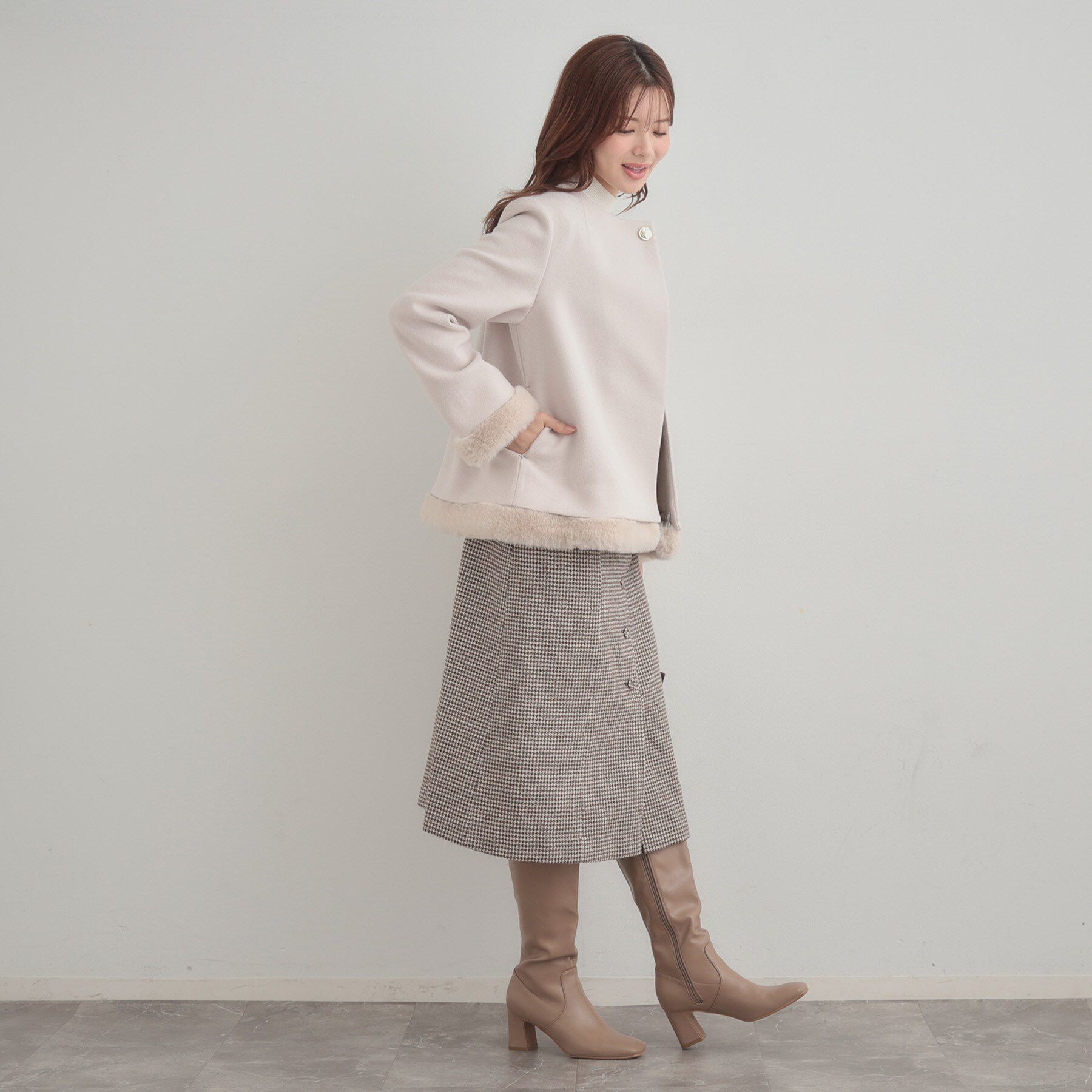 Couture broach「【大人レディ・フェイクファー取り外し可能】ケープ風ショートコート」|ノーカラーコート|