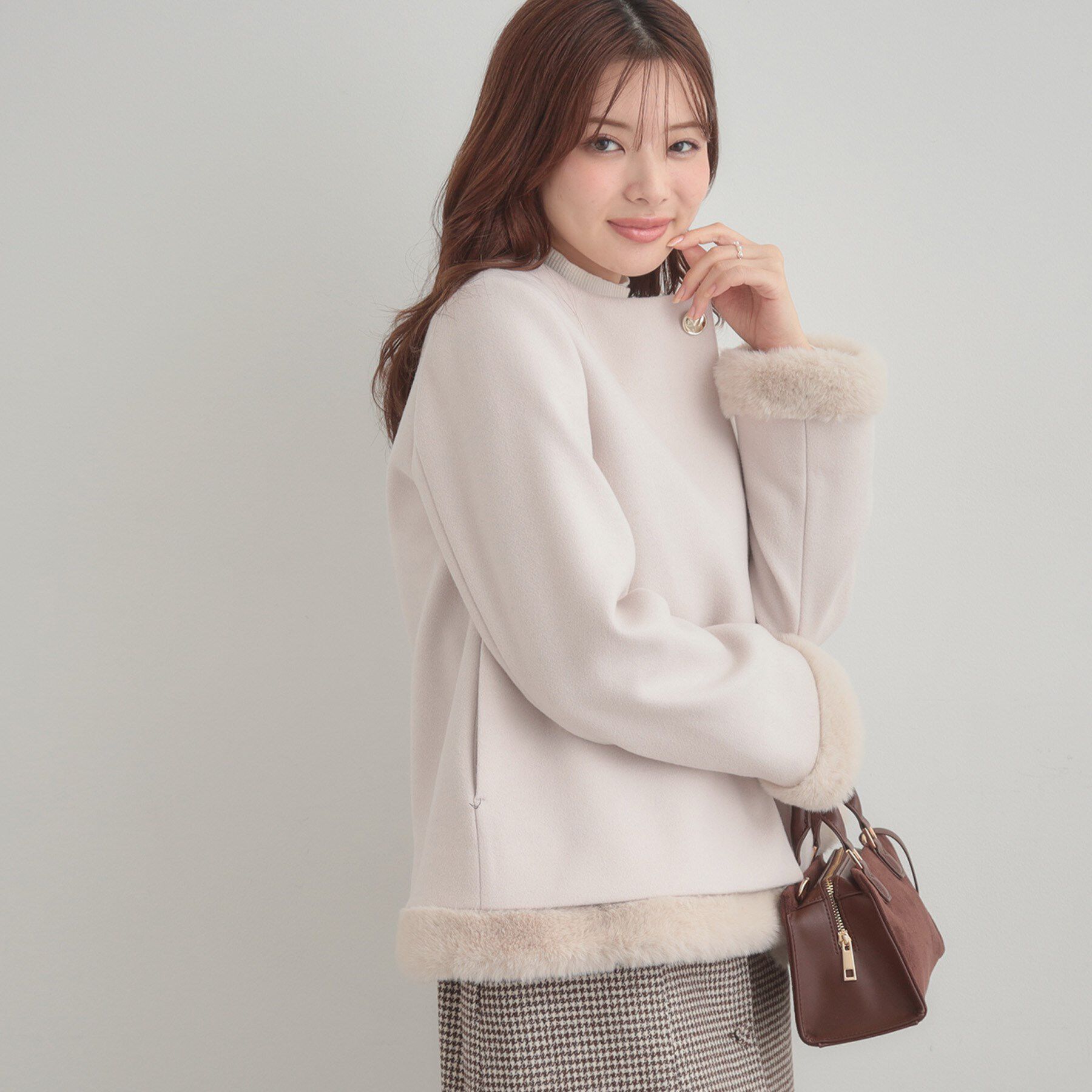 Couture broach「【大人レディ・フェイクファー取り外し可能】ケープ風ショートコート」|ノーカラーコート|