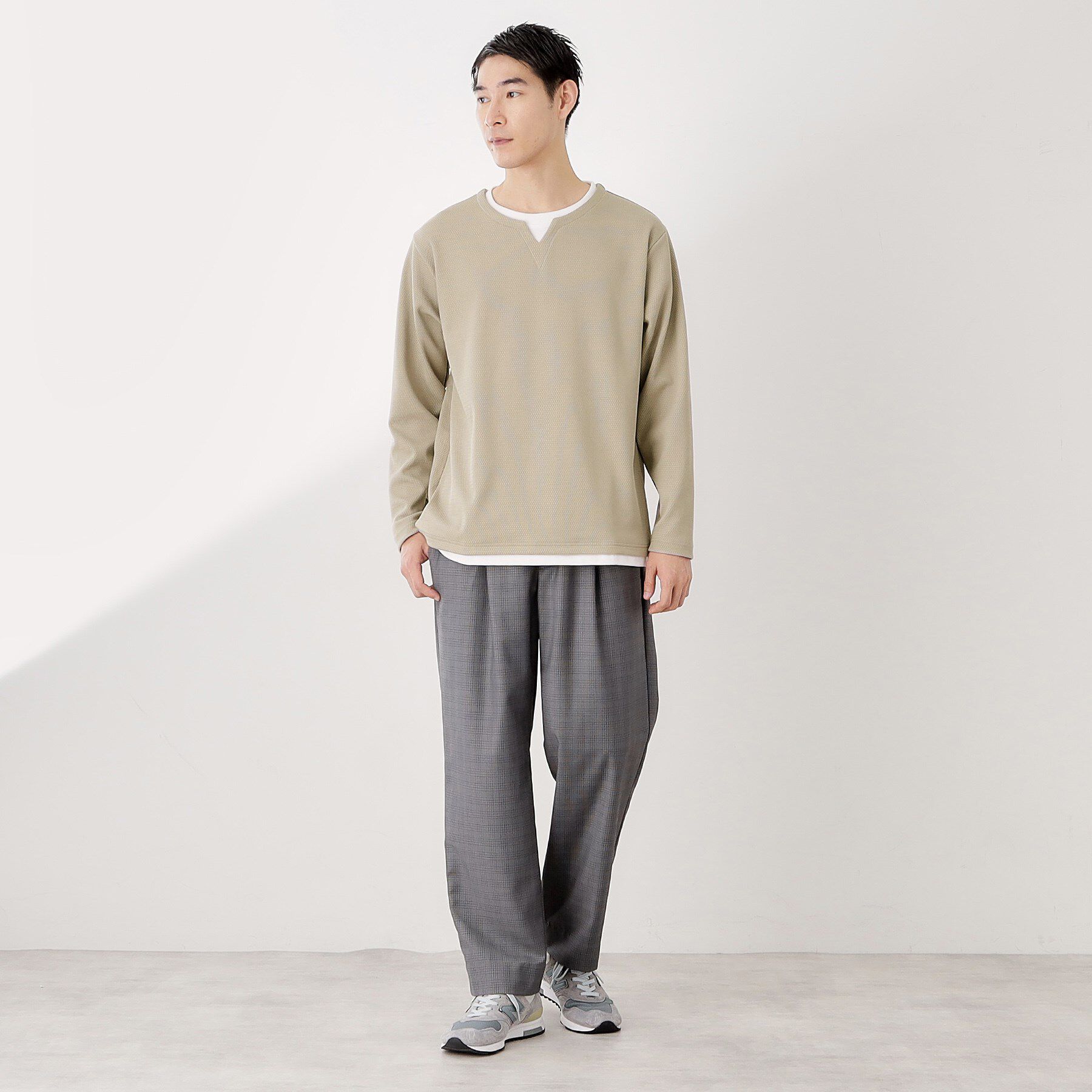 THE SHOP TK「【一枚でコーディネートが完成！】レイヤード風キーネック長袖Tシャツ 洗濯機OK」|Tシャツ・カットソー|