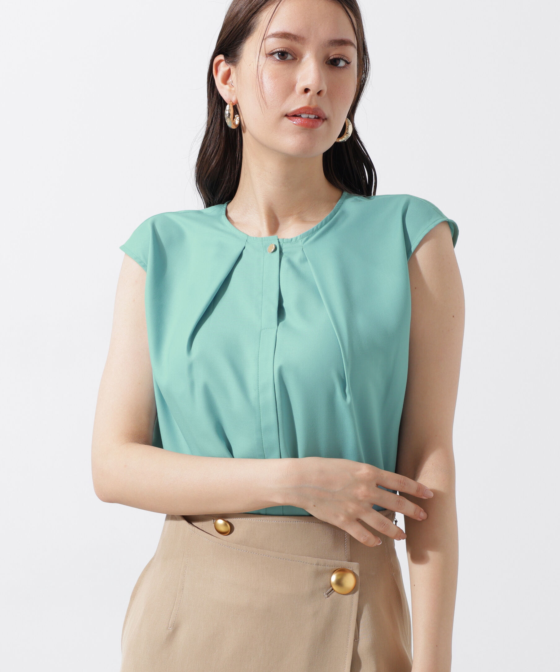  「メタルボタンクルーネックタックブラウス」|シャツ・ブラウス|