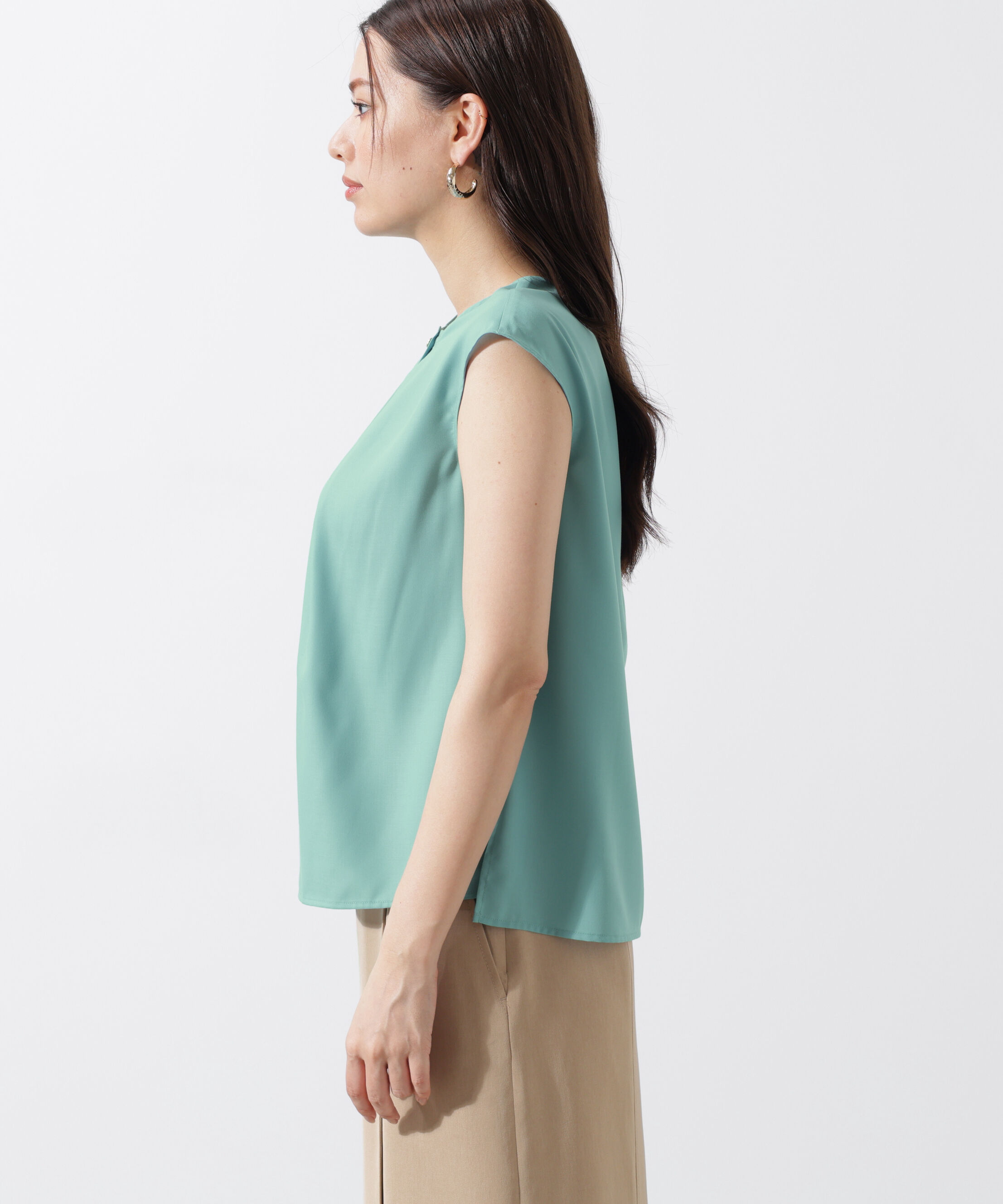  「メタルボタンクルーネックタックブラウス」|シャツ・ブラウス|