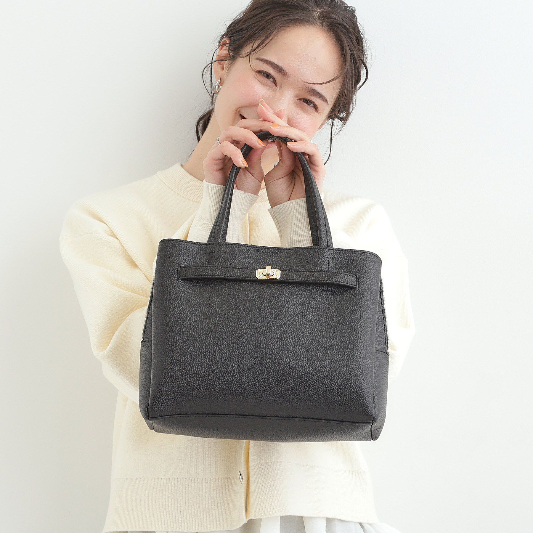 SHOO･LA･RUE「【2WAY】上品きれい 金具ベルトトートバッグ」|トートバッグ|ブラック(019)