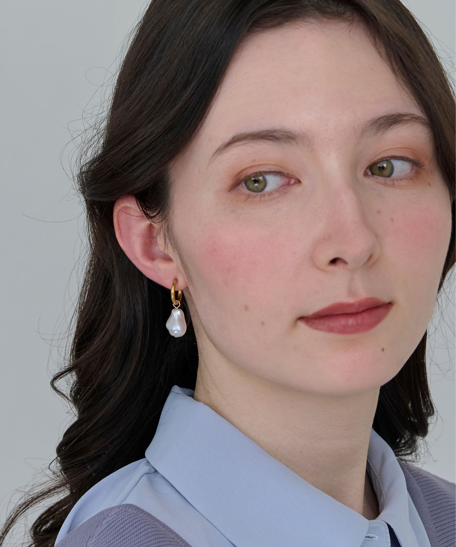 Phoebe「【金属アレルギー対応】バランスバロックパールフープイヤリング　ゴールド/ステンレス/大ぶり/主役級」|イヤリング|