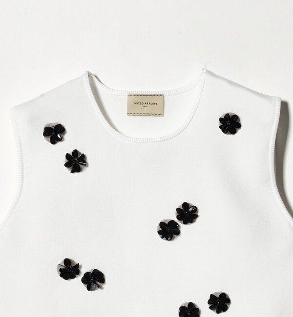 UNITED ARROWS「スパンコール 3D フラワー ベスト」|ニット・セーター|