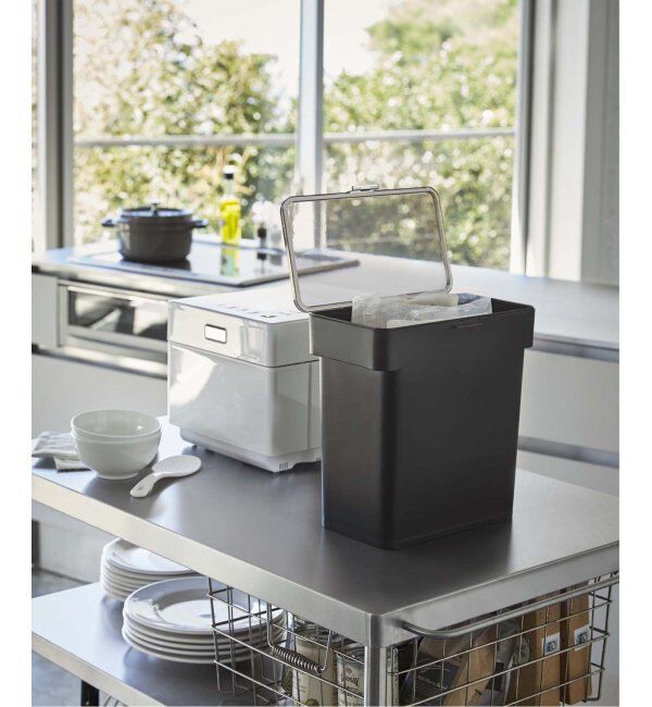 journal standard Furniture「《WEB限定予約》【tower/タワー】密閉 袋ごと米びつ 5kg 計量カップ付」|食器・キッチングッズ|