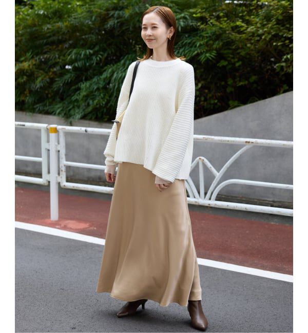 SLOBE IENA「《ブラックのみWEB限定/追加2》グロッシーサテンフレアスカート」|スカート|