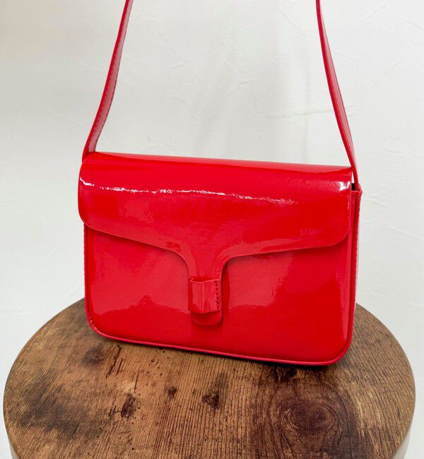 fredy emue「エナメルフラップワンハンドルバッグ」|ショルダー・メッセンジャー|