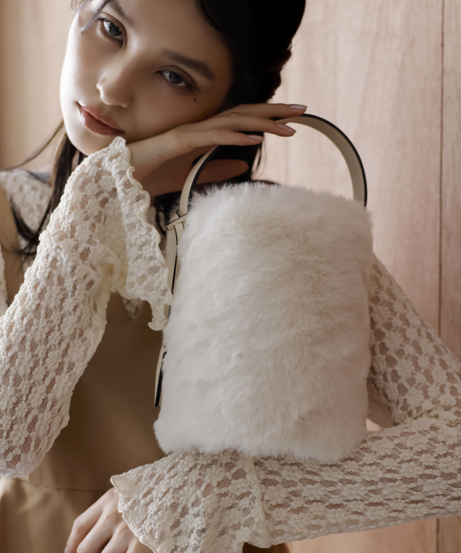 VIS「【2WAY】ふわふわエコファーショルダーバッグ」|ショルダー・メッセンジャー|オフホワイト(15)