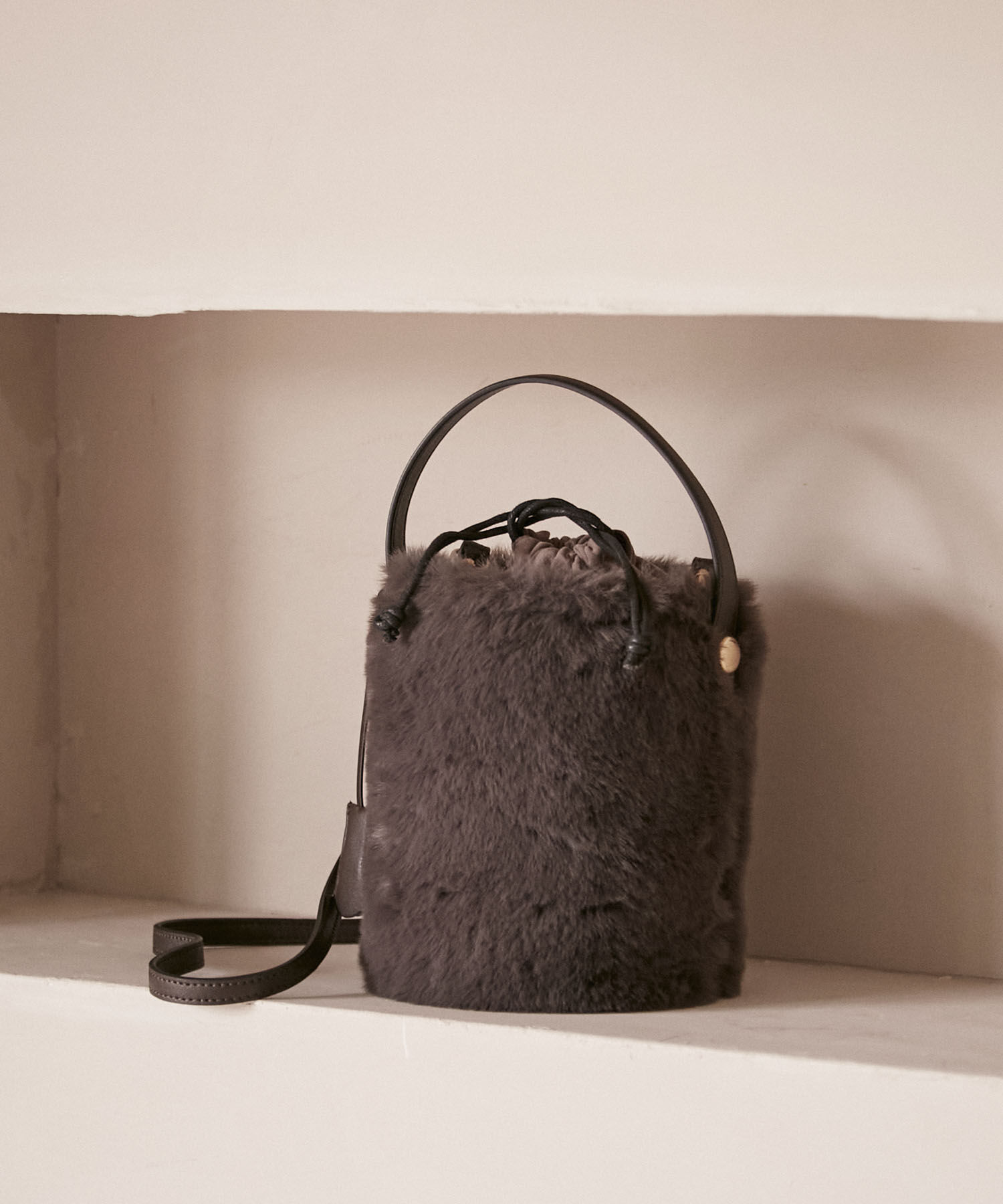 VIS「【2WAY】ふわふわエコファーショルダーバッグ」|ショルダー・メッセンジャー|