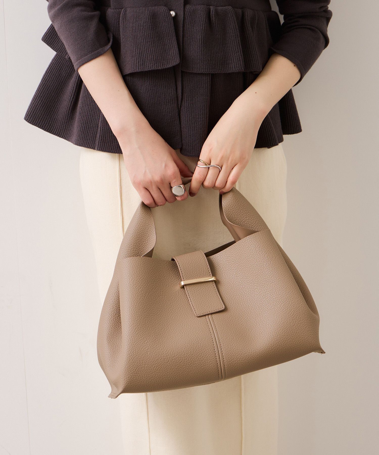 VIS「【復刻/WEB限定】【軽量】フロント金具エアリーソフトバッグ」|ハンドバッグ|