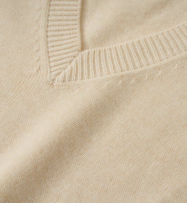  「【女性らしいデコルテライン】ウールVニット」|ニット・セーター|