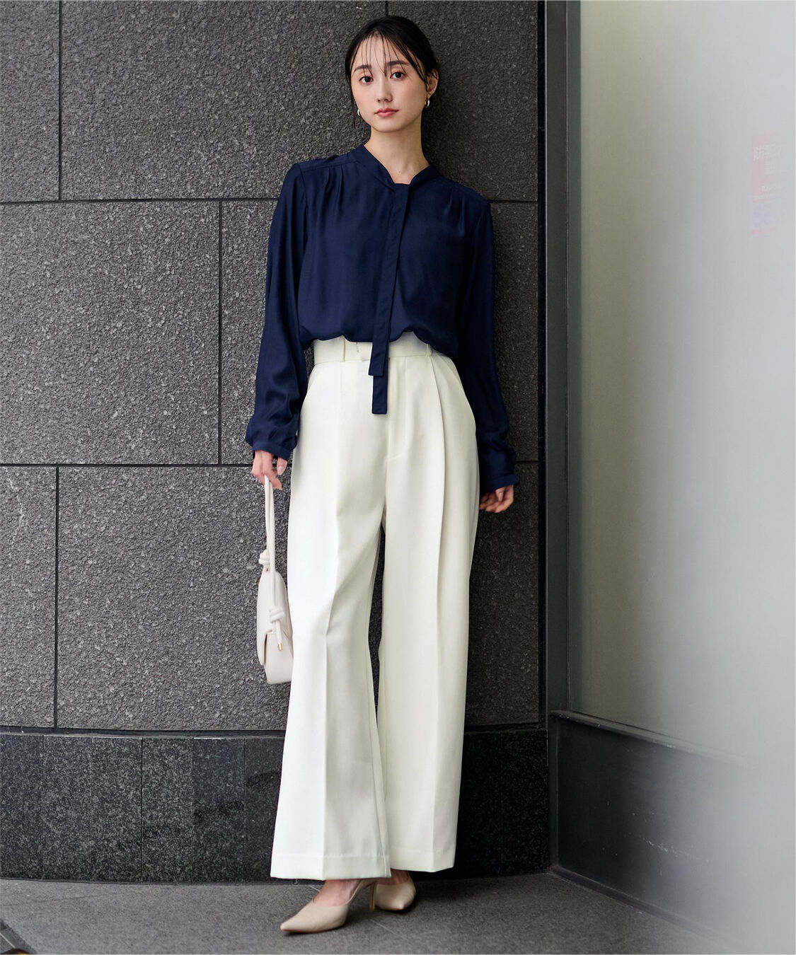 ur's「美シルエットワンタックワイドパンツ」|スラックス|