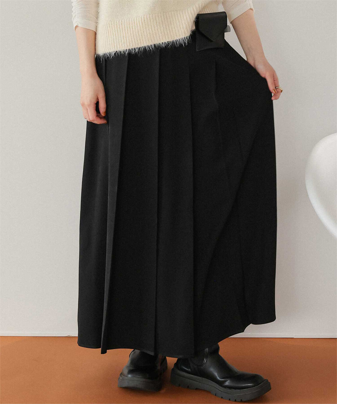 titivate「サイドスリットプリーツスカート」|スカート|ブラック