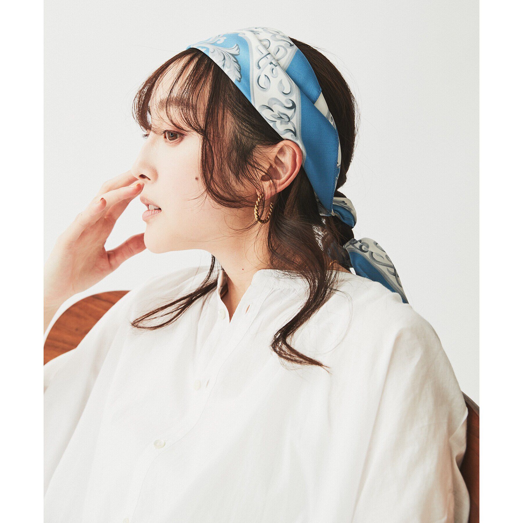 UNTITLED「【手洗い／88cm正方形】エンブレムプリントスカーフ」|ストール|