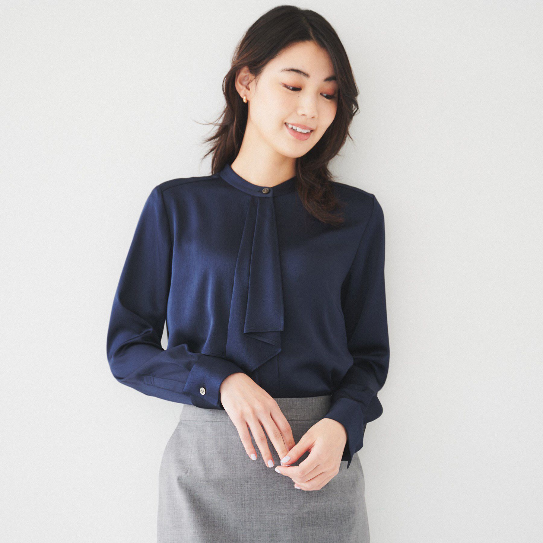 UNTITLED「【通勤】サテン ラッフル風ブラウス」|シャツ・ブラウス|