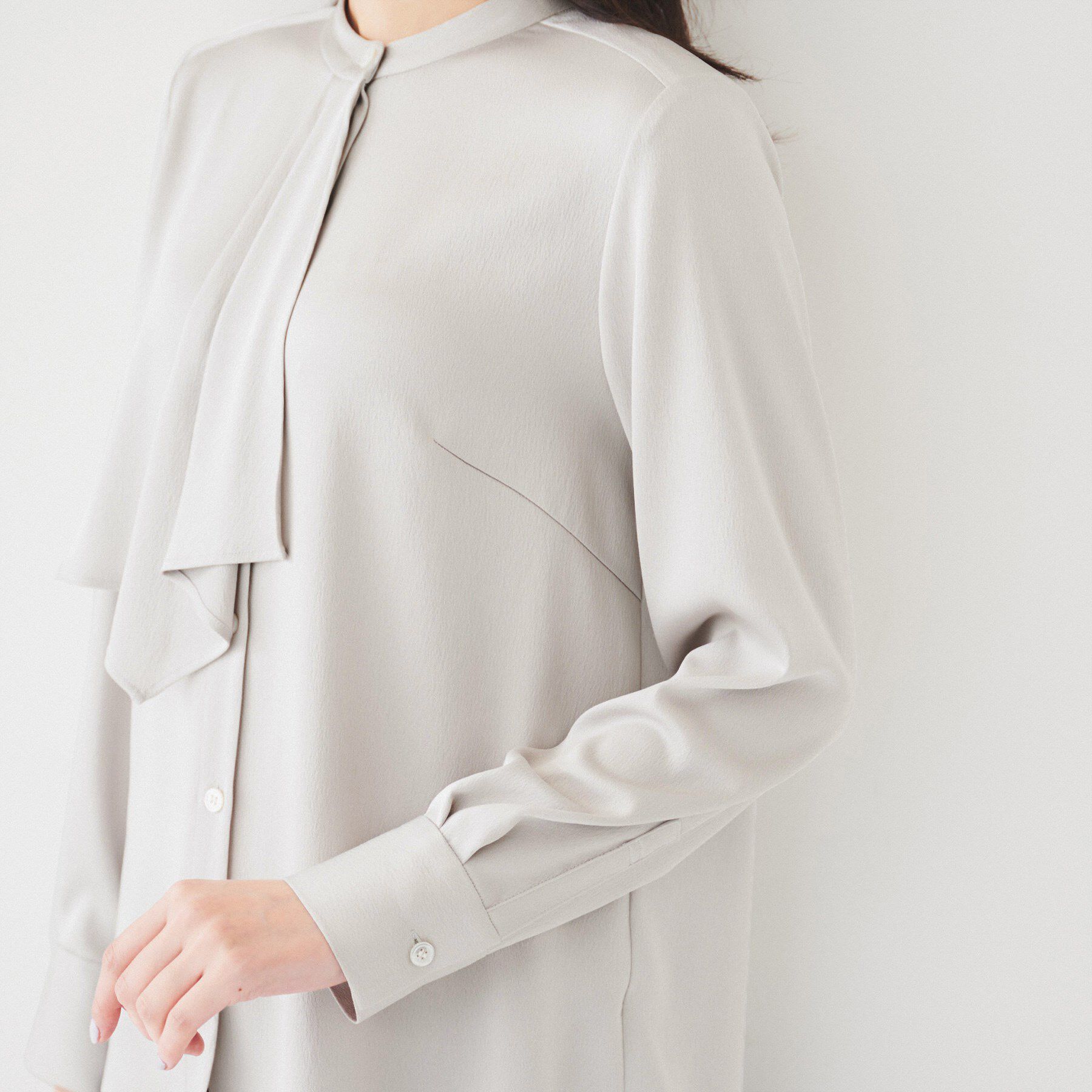 UNTITLED「【通勤】サテン ラッフル風ブラウス」|シャツ・ブラウス|