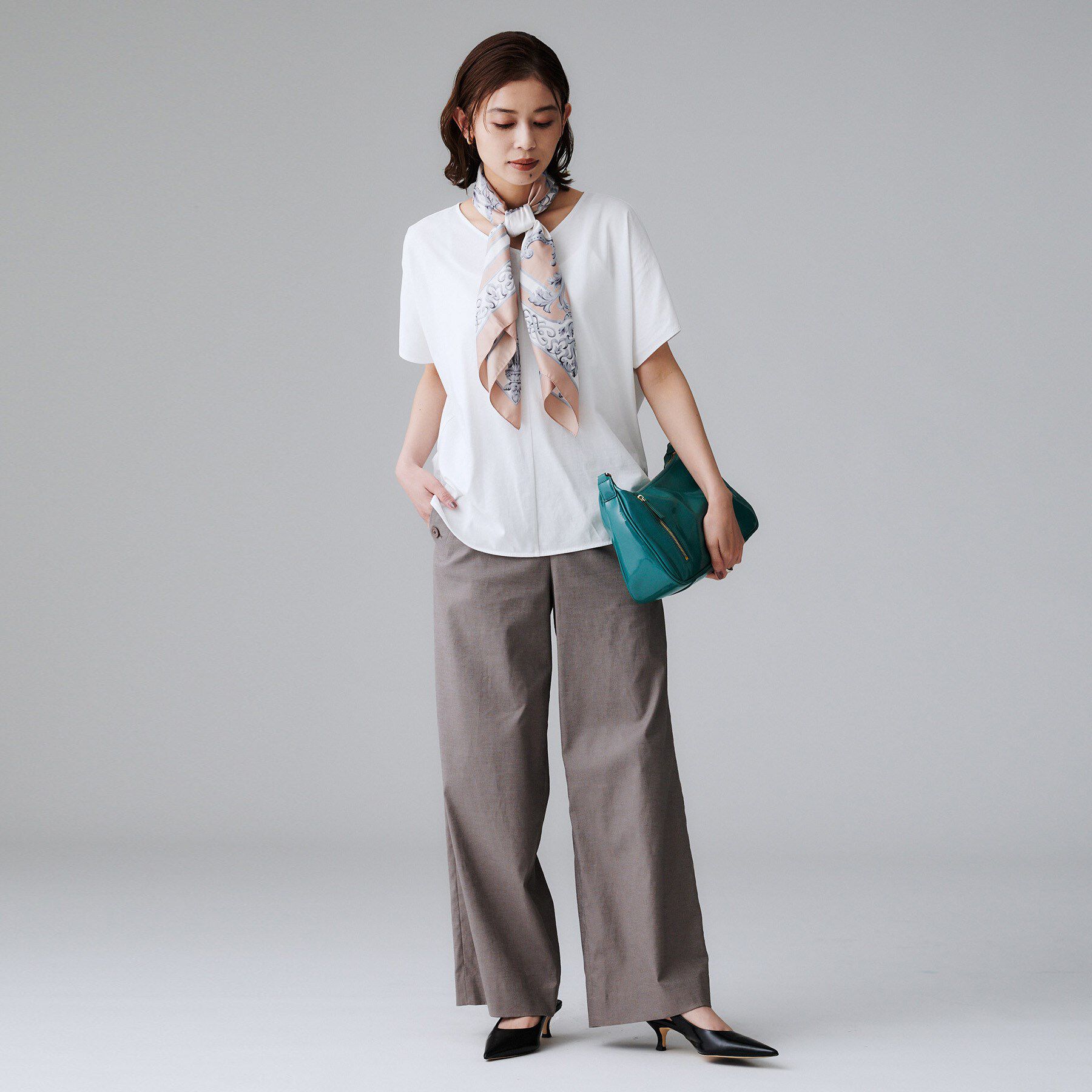 UNTITLED「【接触冷感/洗える】Vネックコットンプルオーバー」|Tシャツ・カットソー|