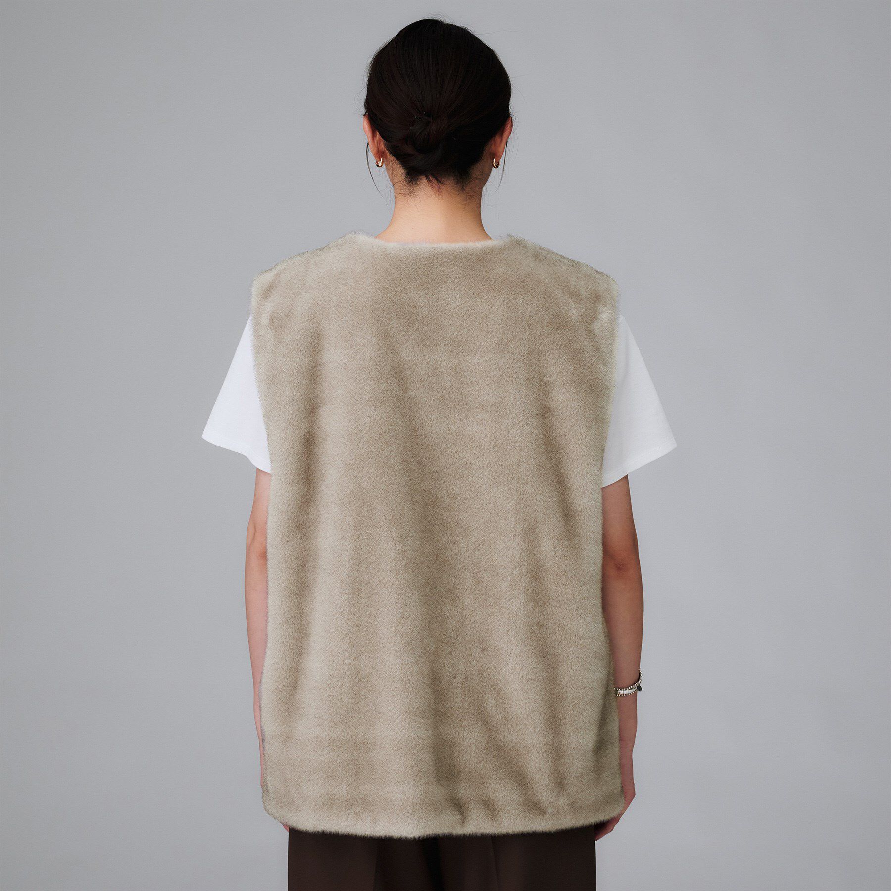 UNTITLED「【トレンド/ジレ】フェイクファーベスト」|ベスト・ジレ|