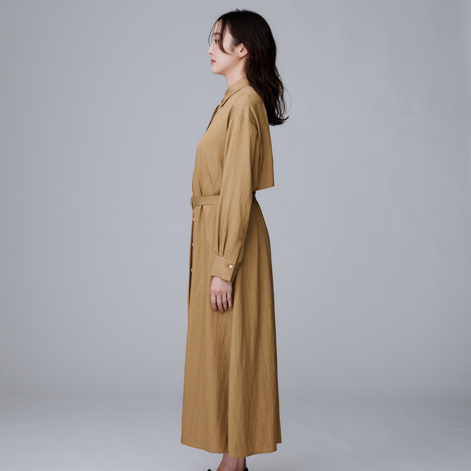 UNTITLED「【前開きボタン/ベルト付/羽織シャツ/】2WAYトレンチ風ワンピース」|ワンピース|