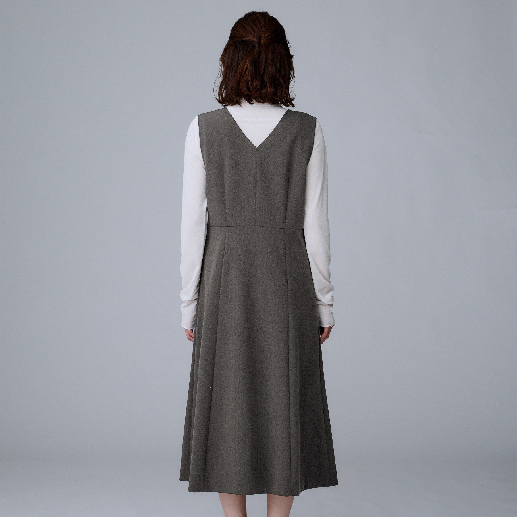 UNTITLED「【Aライン/ワンピース】Vネックジャンパースカート」|ワンピース|