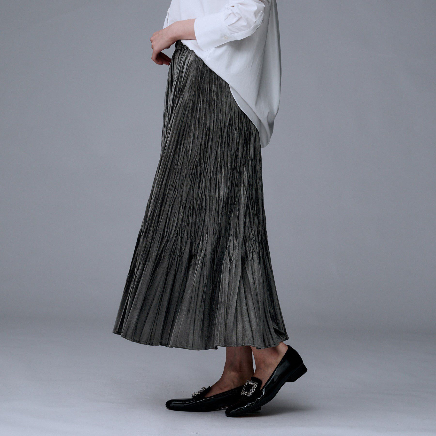 UNTITLED「【ウエストゴム／着映え】ランダムプリーツベロアスカート」|スカート|