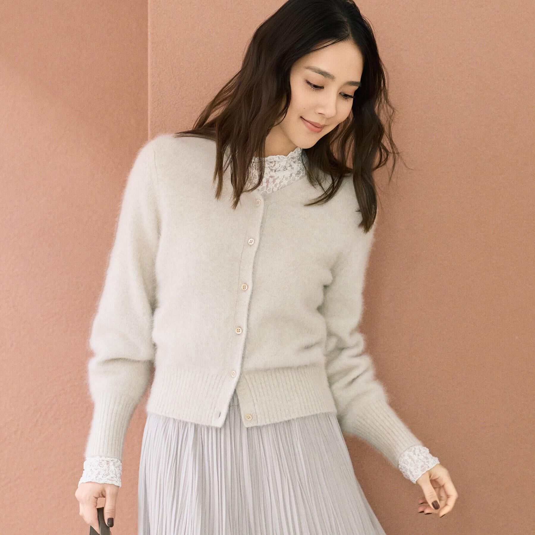 UNTITLED「【ふわふわニット/前後2WAY】フォックスカシミヤカーディガン」|カーディガン|グレージュ(050)