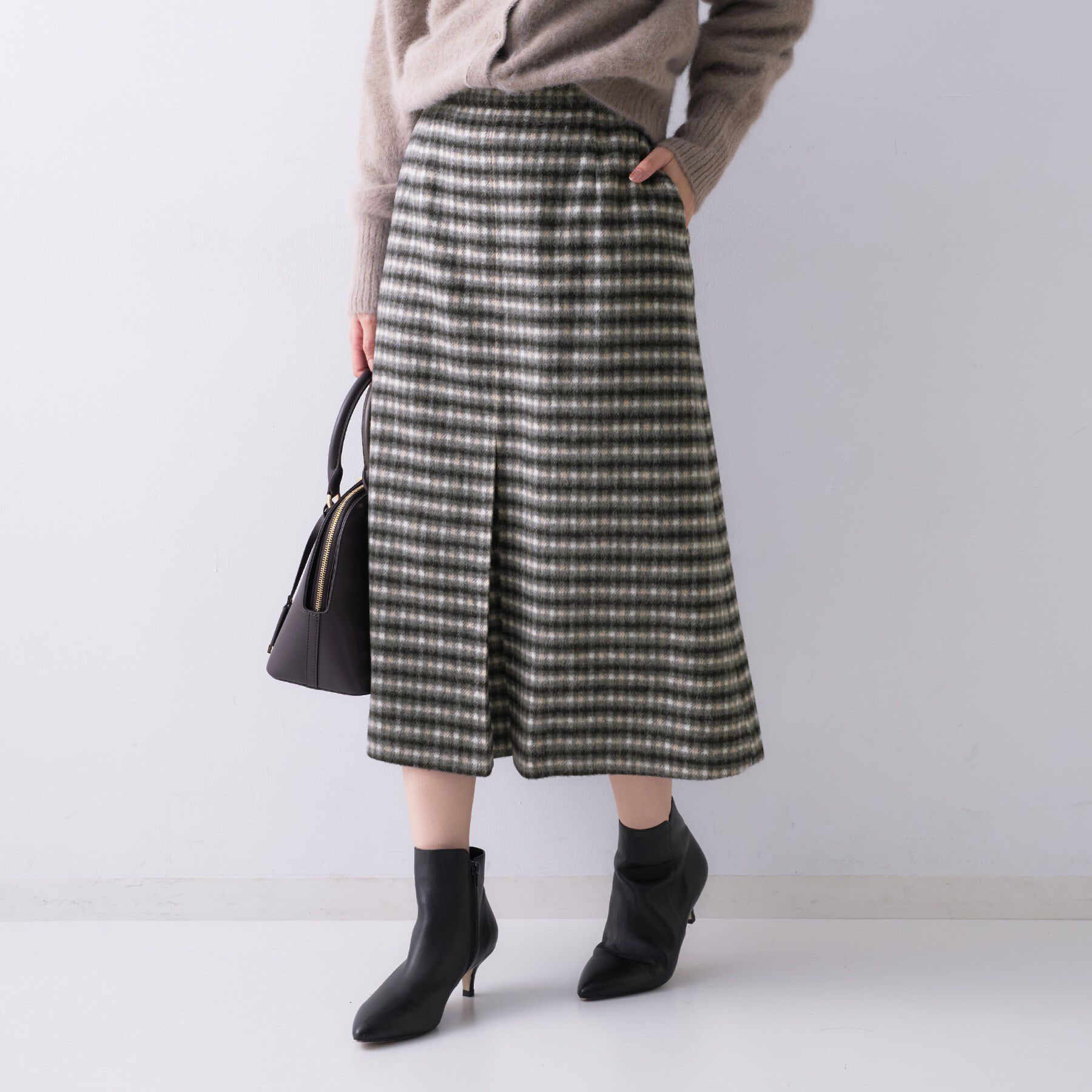 UNTITLED「【ふんわり/タイト見え】シャギーチェックスカート」|スカート|