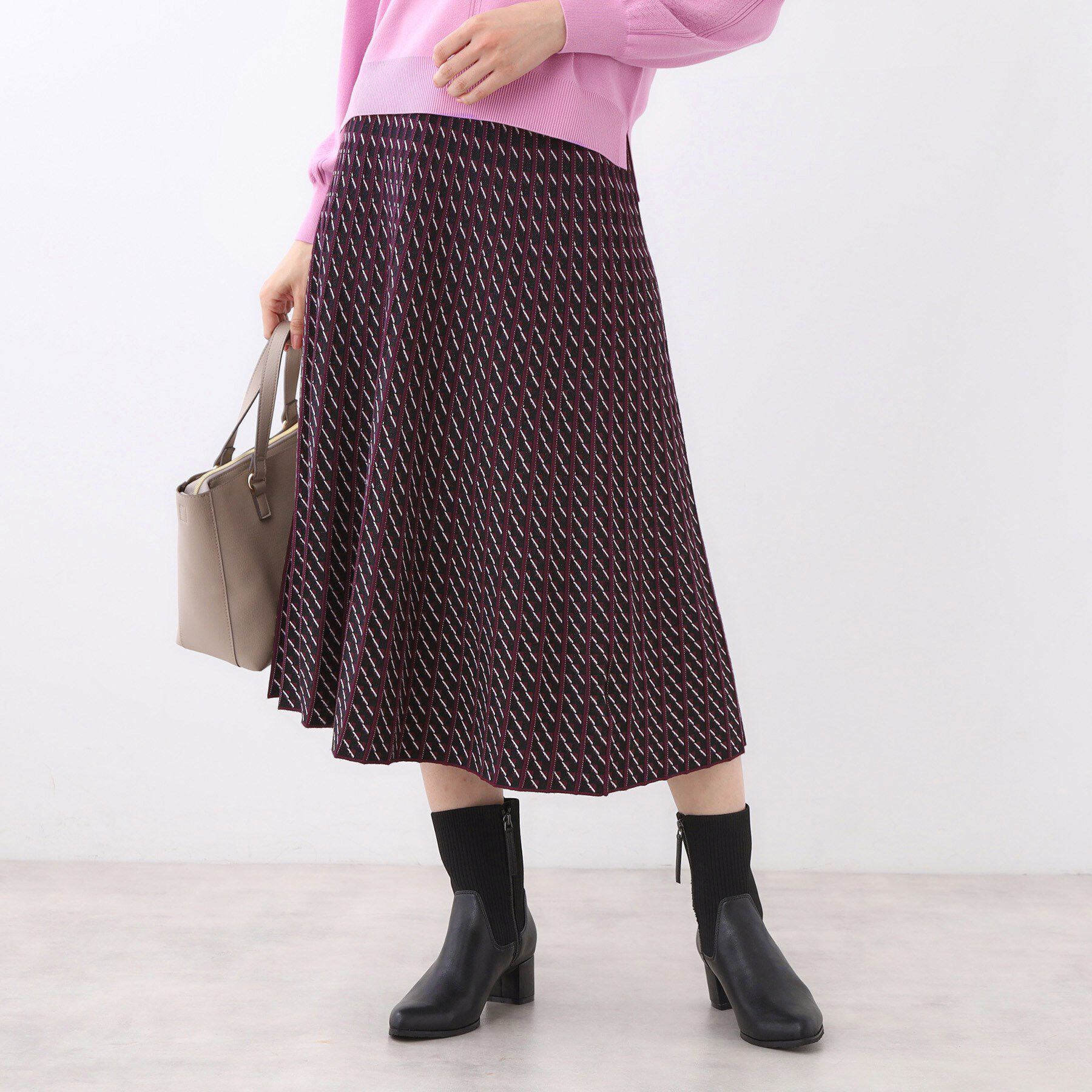 Reflect「【WEB先行カラーあり／セットアップ可】幾何調柄ニットスカート」|スカート|