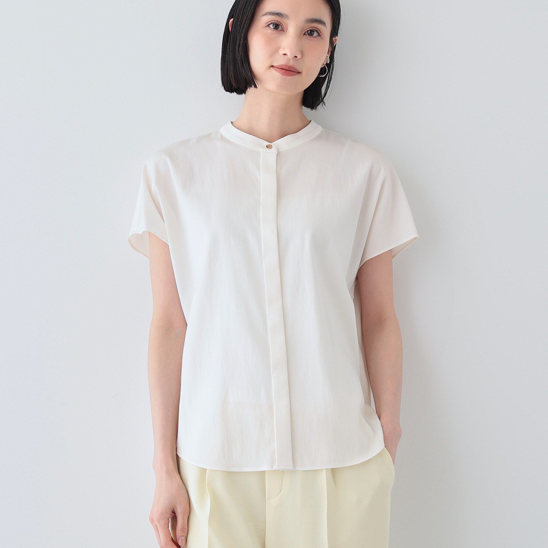 INDIVI「【洗える／SETUP可能/UVケア/接触冷感/日本製】バンドカラー半袖ブラウス」|シャツ・ブラウス|オフホワイト(003
