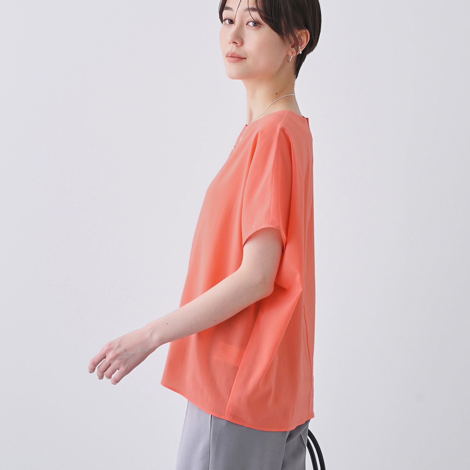 INDIVI「【通気性◎撥水／接触冷感／UVケア】ドルマンスリーブブラウス」|シャツ・ブラウス|