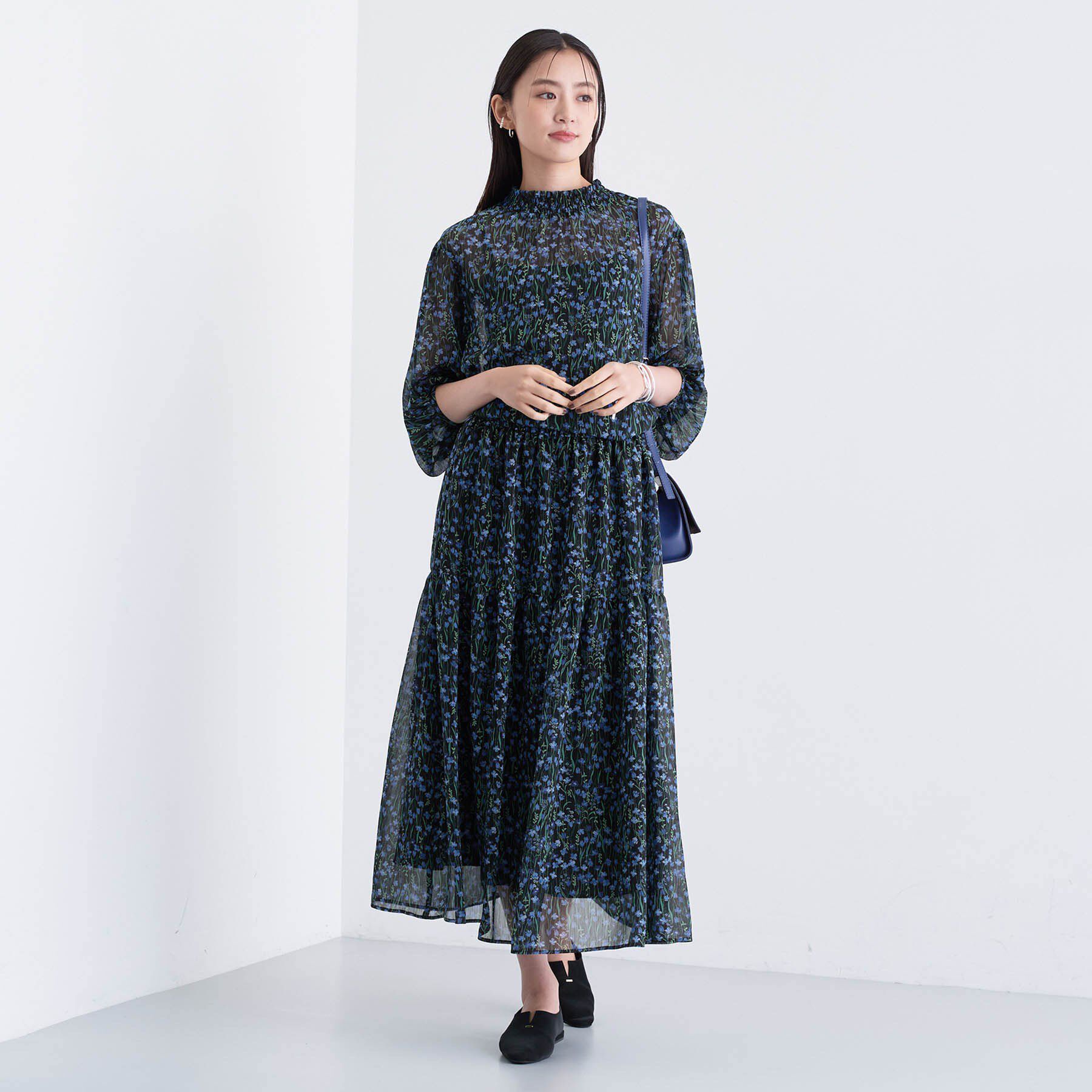 INDIVI「【秋映え柄/セットアップ可能】フラワーシフォンブラウス」|シャツ・ブラウス|