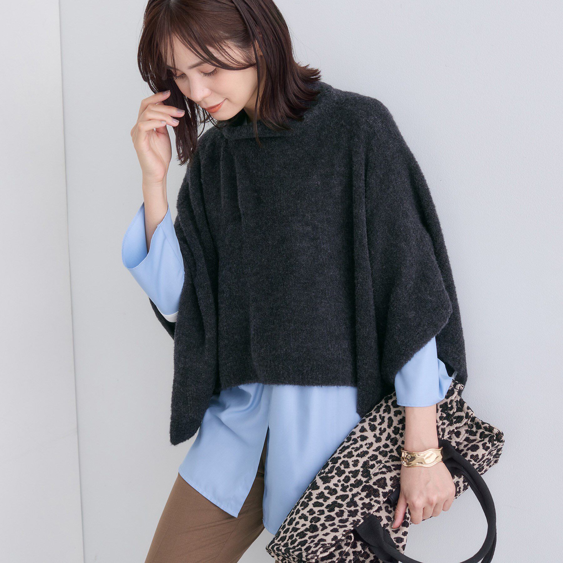 INDIVI「【エアリー素材】ブークレケープポンチョ」|ニット・セーター|チャコールグレー(0