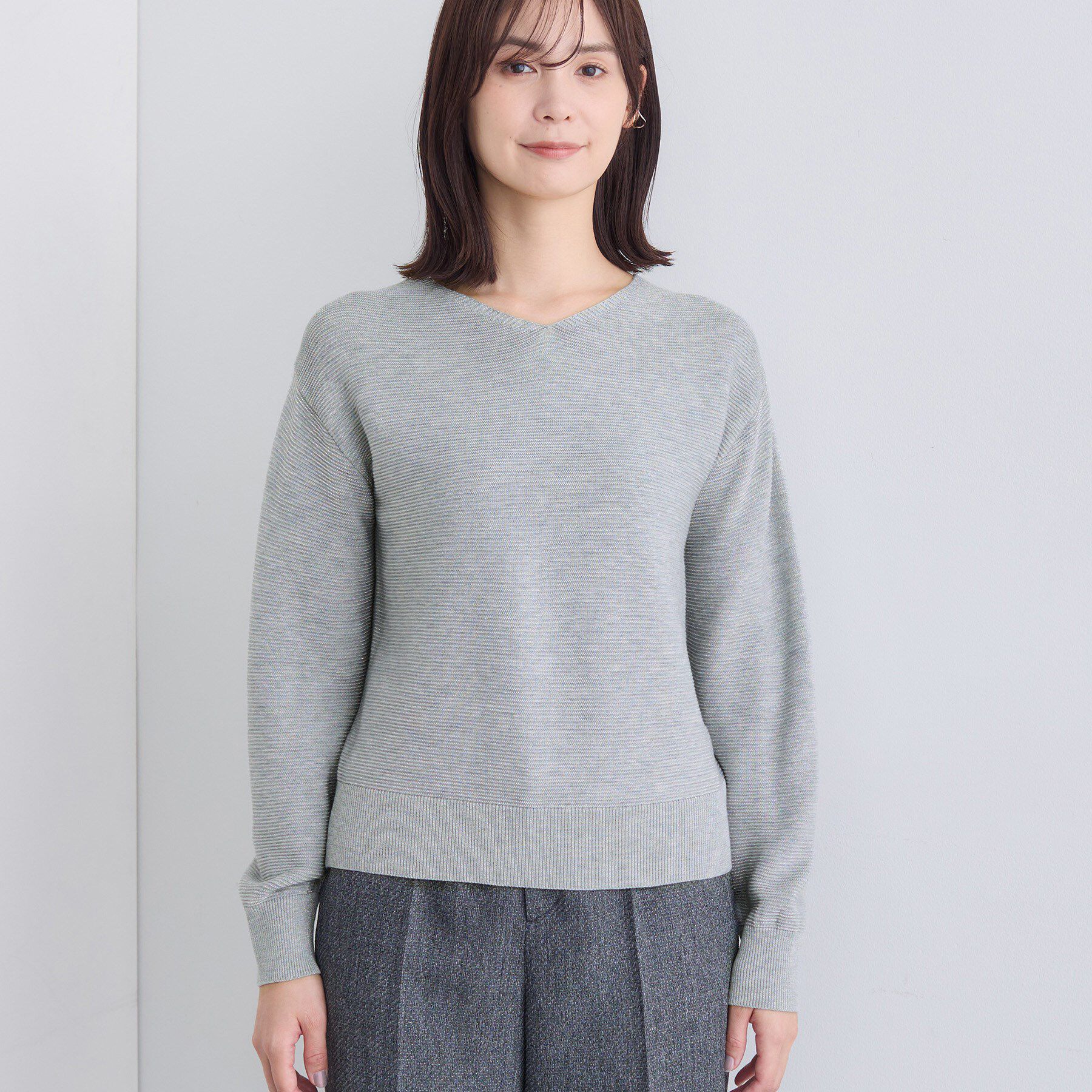 INDIVI「【ウール混ラメ素材】Vネック煌めきニット」|ニット・セーター|