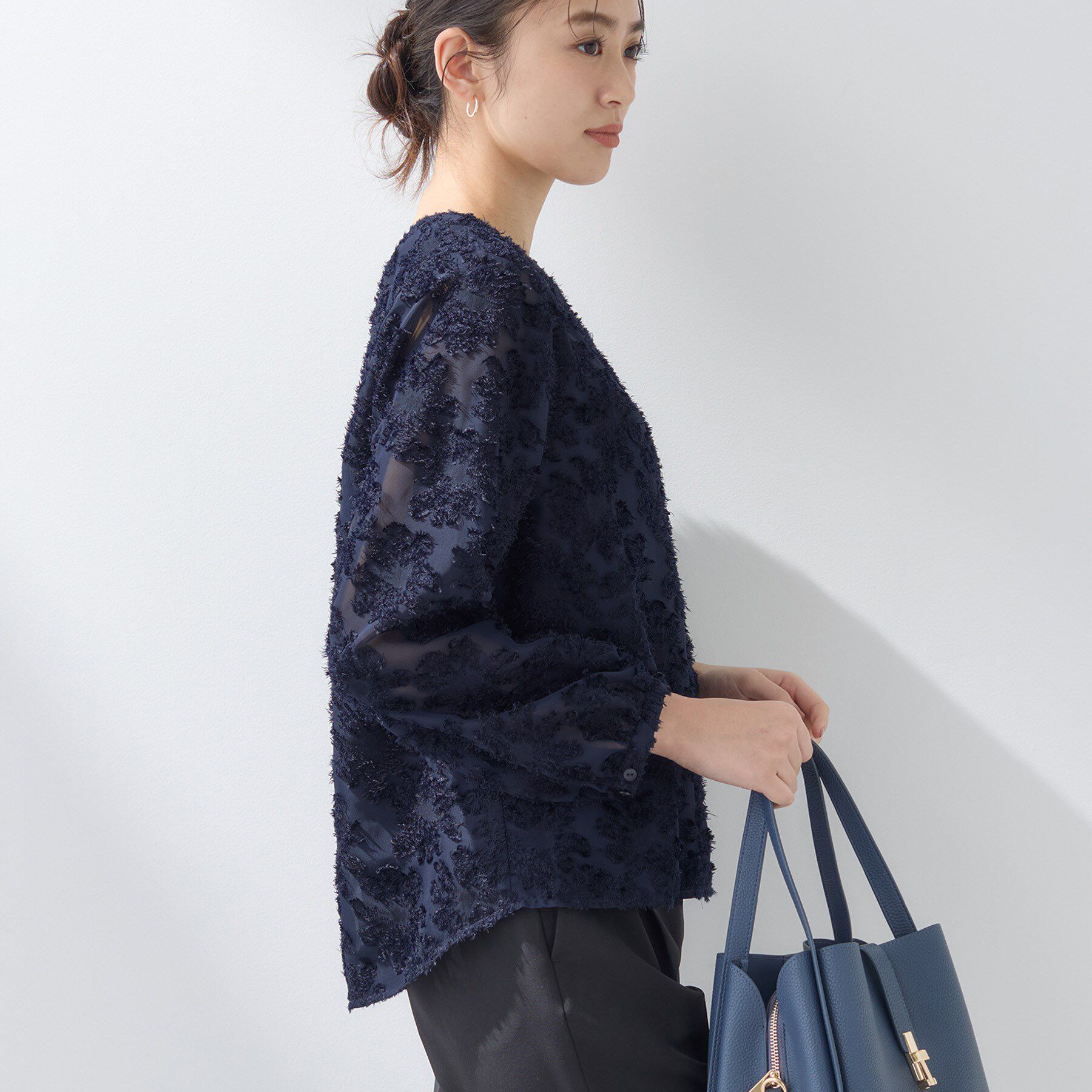 INDIVI「【華やか／大人シアー／セレモニー】カットフリンジブラウス」|シャツ・ブラウス|