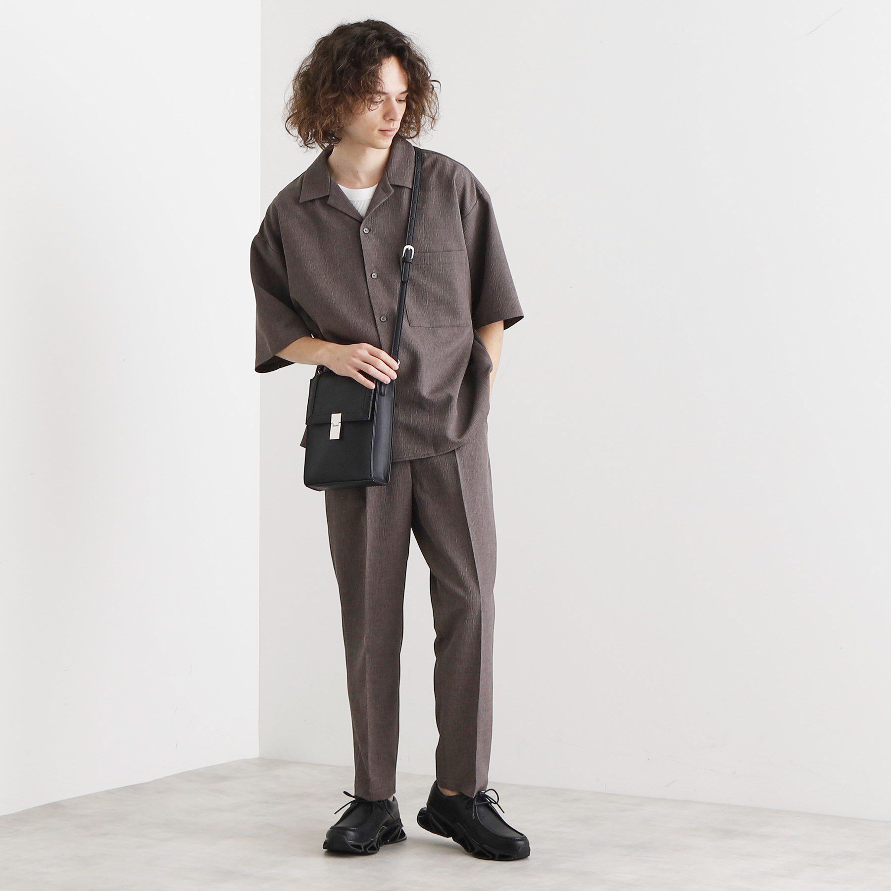 tk.TAKEO KIKUCHI「スクエアボックスショルダーバッグ（ユニセックスアイテム）」|ショルダー・メッセンジャー|