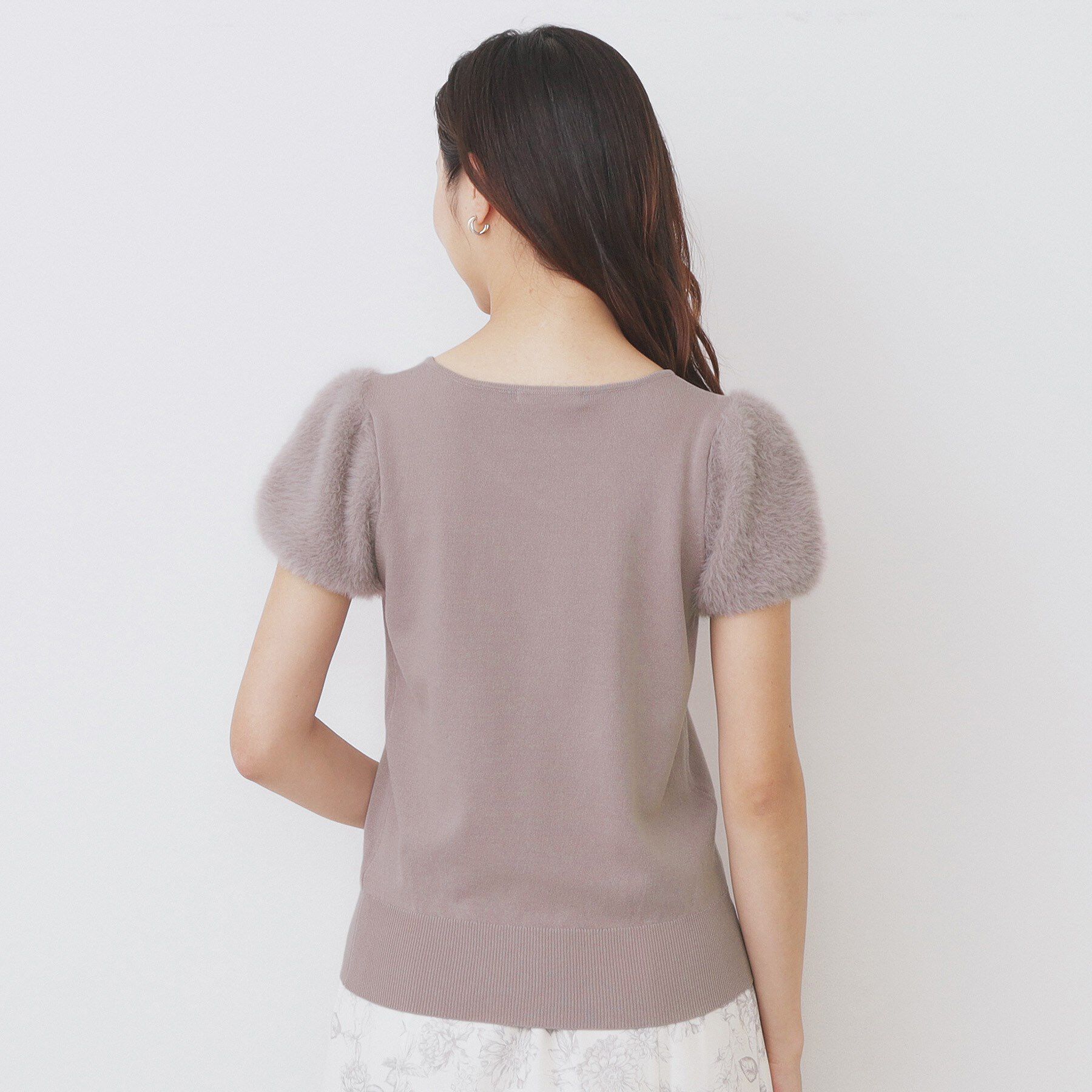 index「《6色展開》フェザーパフスリーブVネックニット【洗濯機洗い可】」|ニット・セーター|