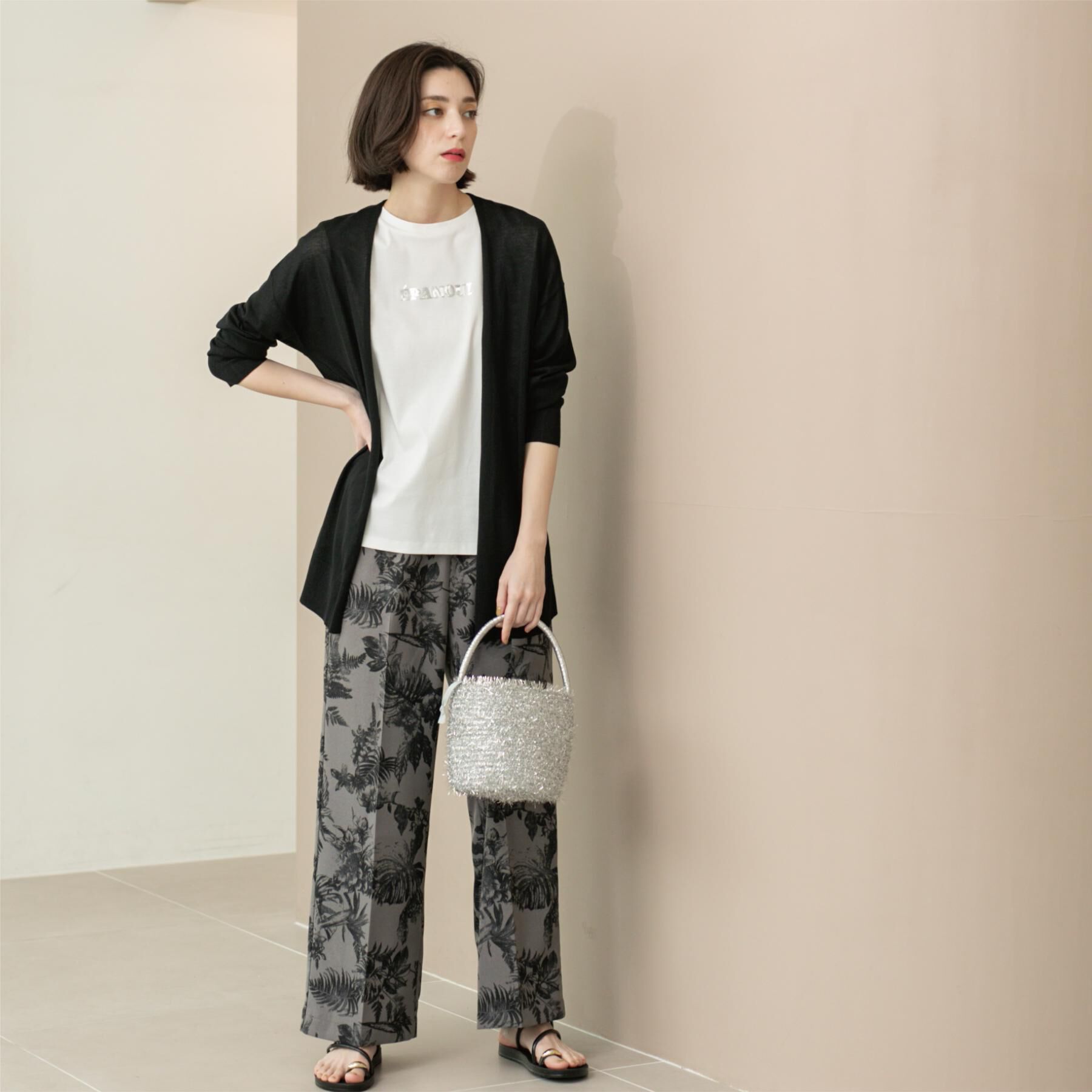 OPAQUE.CLIP「刺繍＆スパンコールロゴTシャツ【洗濯機洗い可】」|Tシャツ・カットソー|