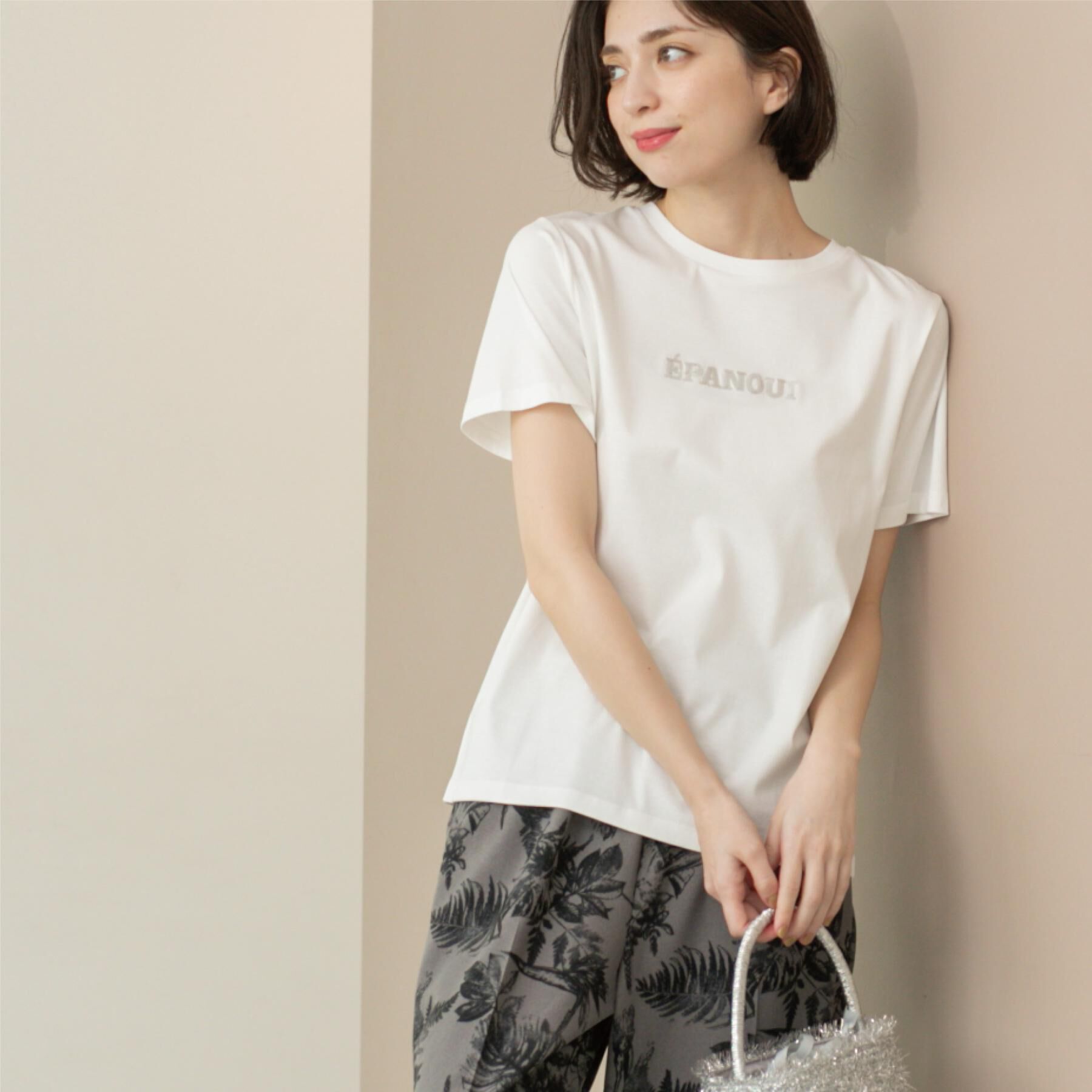 OPAQUE.CLIP「刺繍＆スパンコールロゴTシャツ【洗濯機洗い可】」|Tシャツ・カットソー|ホワイト(101)