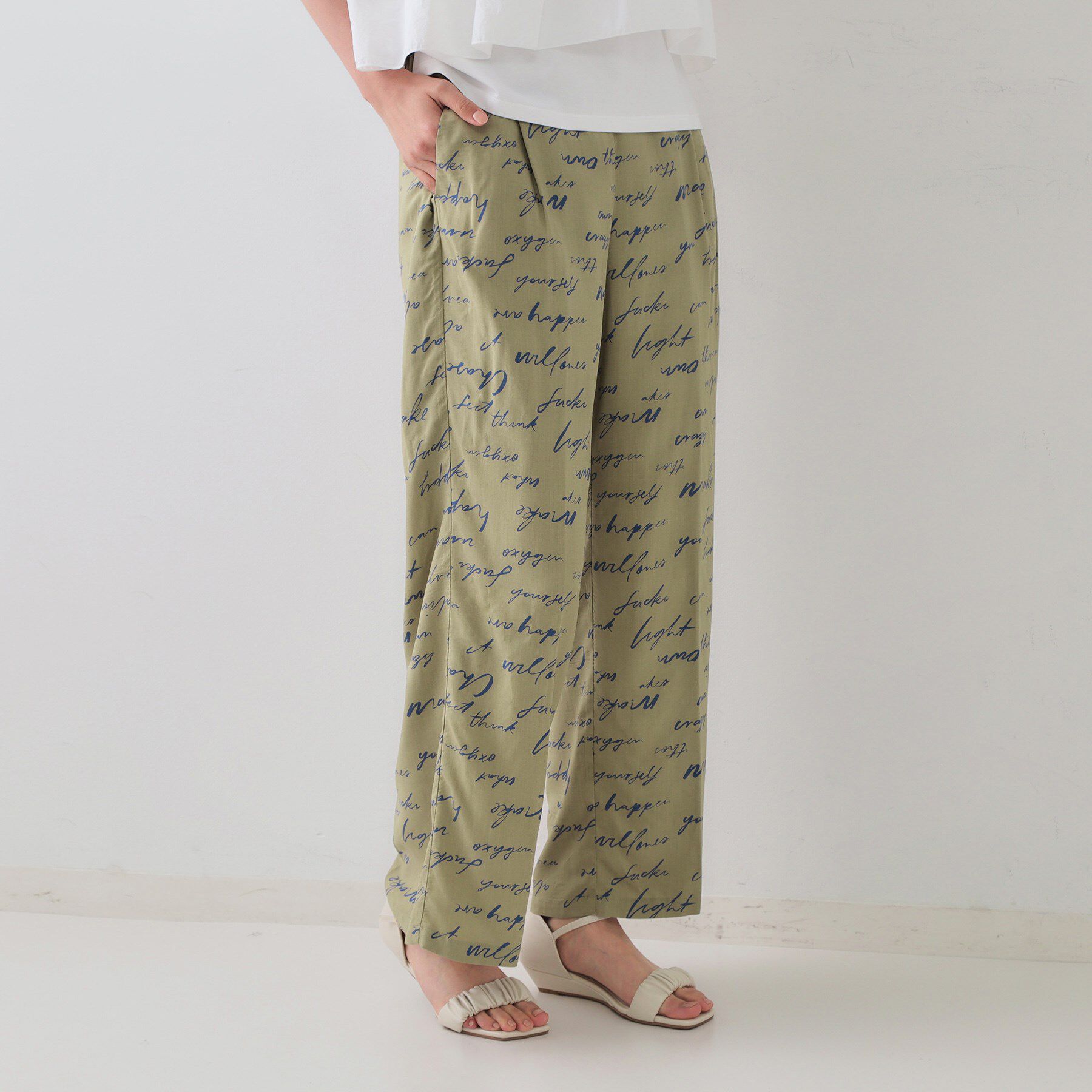 OPAQUE.CLIP「レタープリントイージーワイドパンツ【洗濯機洗い可】」|その他|オリーブグリーン(1