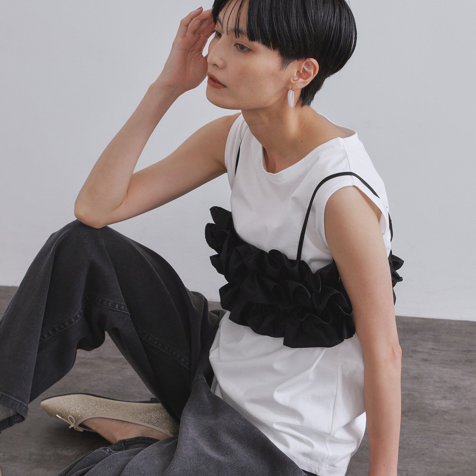 OPAQUE.CLIP「《CanCam掲載》ツインセット/フリルキャミビスチェ&times;フレンチスリーブカットソー【洗濯機洗い可】」|Tシャツ・カットソー|