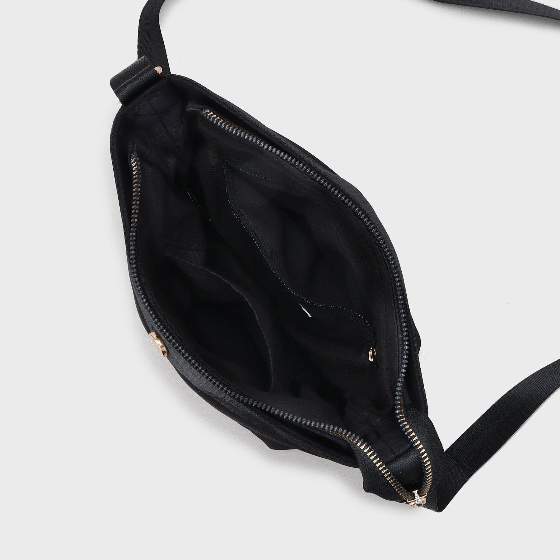 OPAQUE.CLIP「【軽量】トライアングルミニショルダーバッグ」|ショルダー・メッセンジャー|