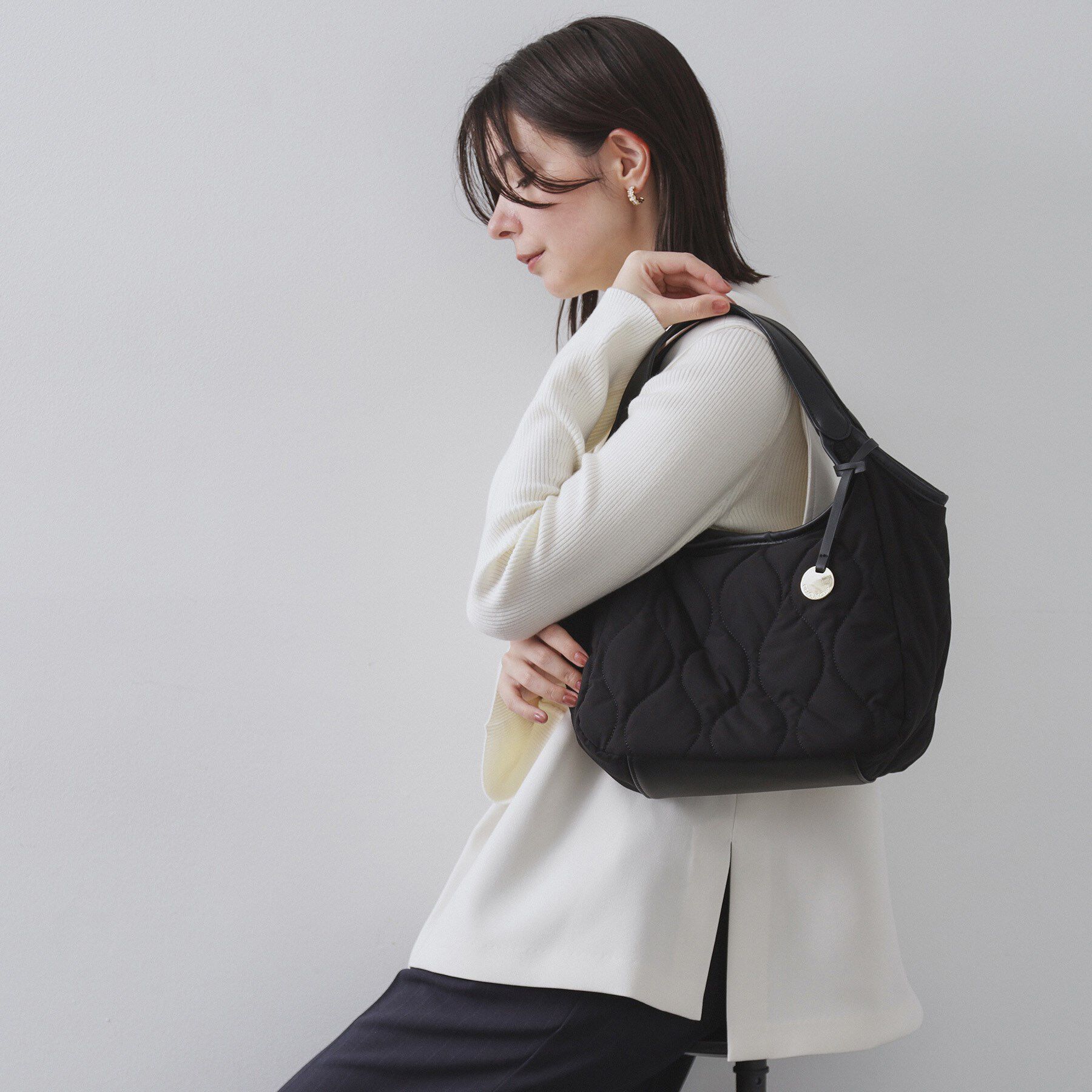 OPAQUE.CLIP「【フェイクファー／キルティング】くり手ミドルトートバッグ」|トートバッグ|ブラック(019)