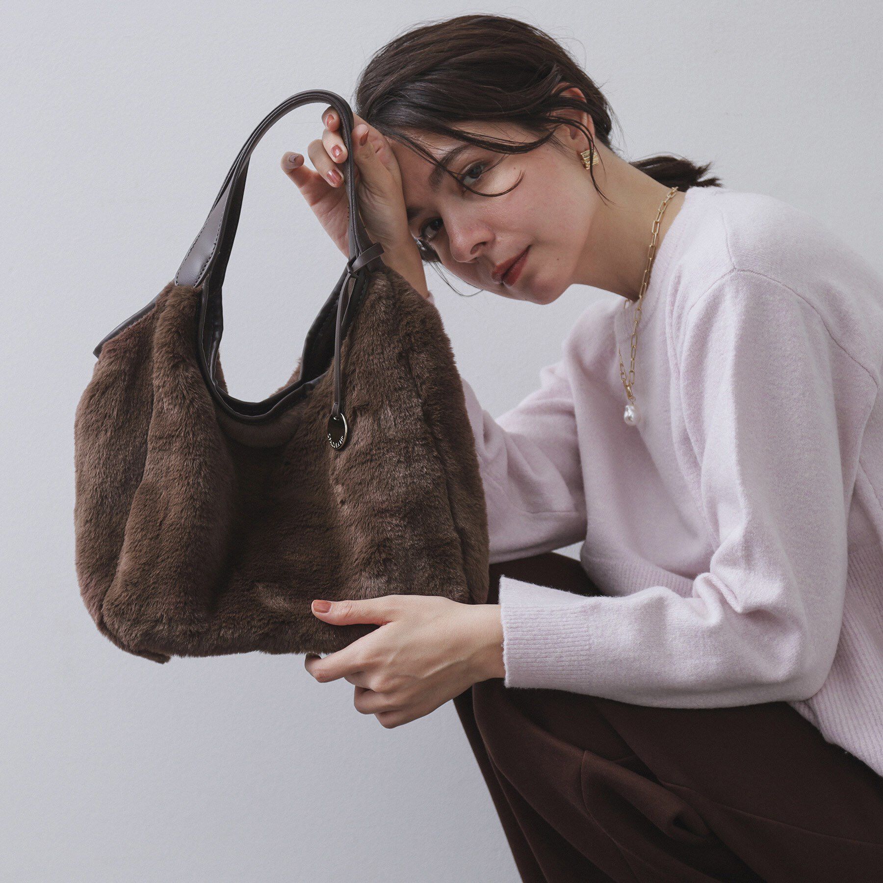 OPAQUE.CLIP「【フェイクファー／キルティング】くり手ミドルトートバッグ」|トートバッグ|ブラウン(744)